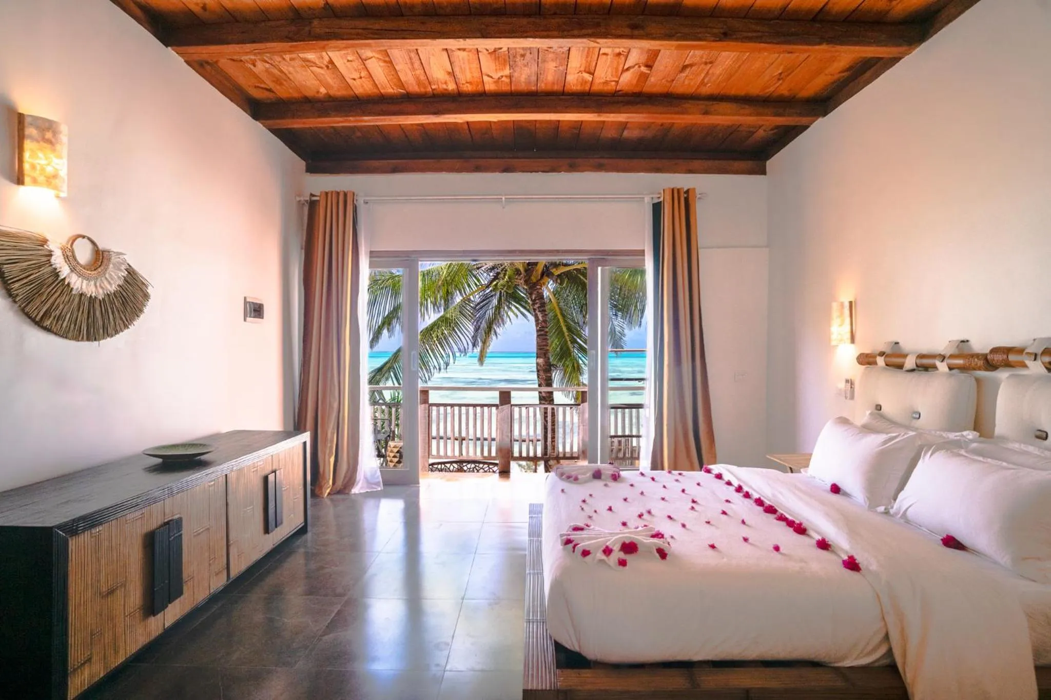 Photo of the whole room, Bed in Coral Rocks Hotel & Restaurant