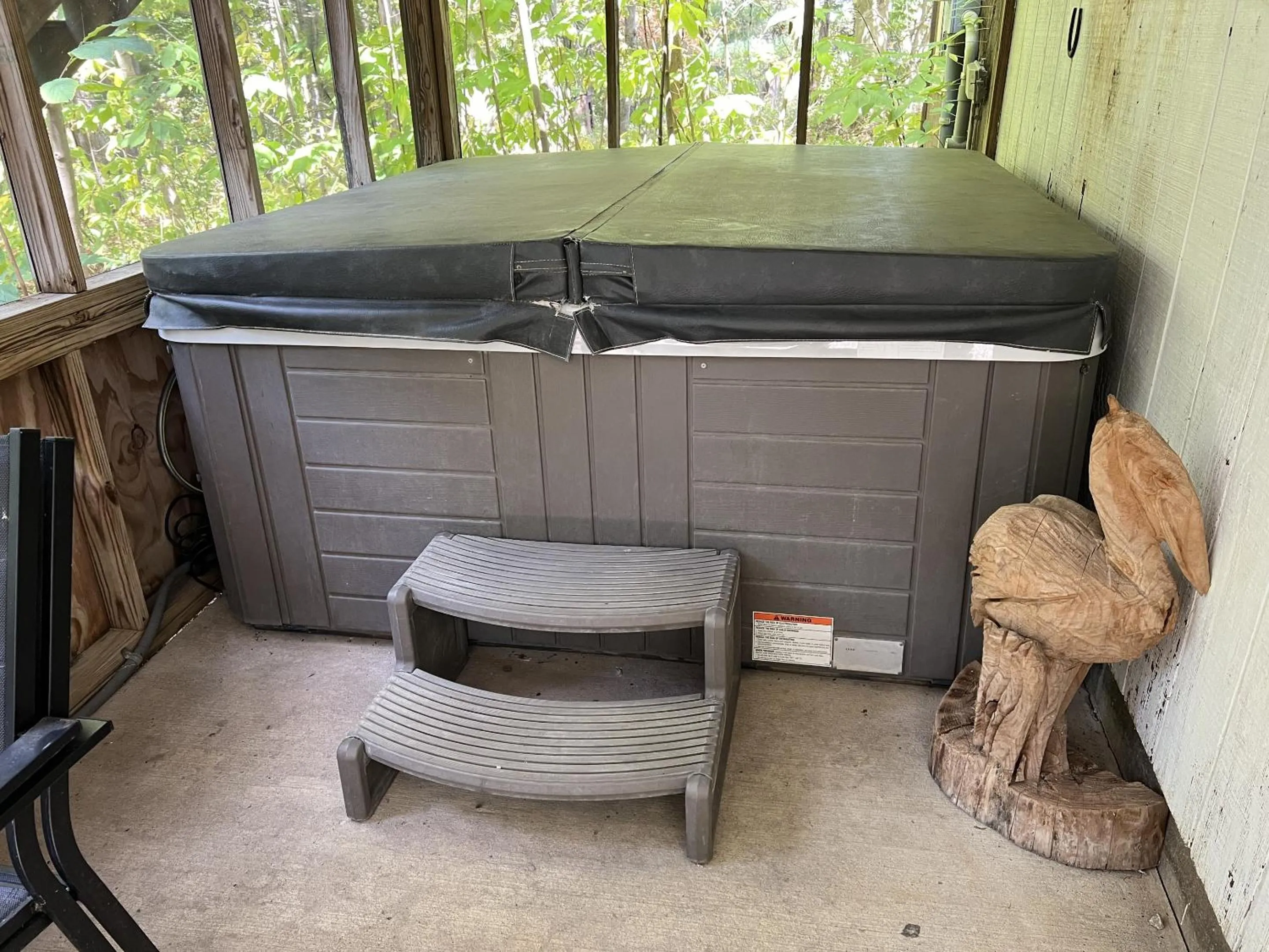 Hot Tub in Rock Stalls Lodge Hocking Hills