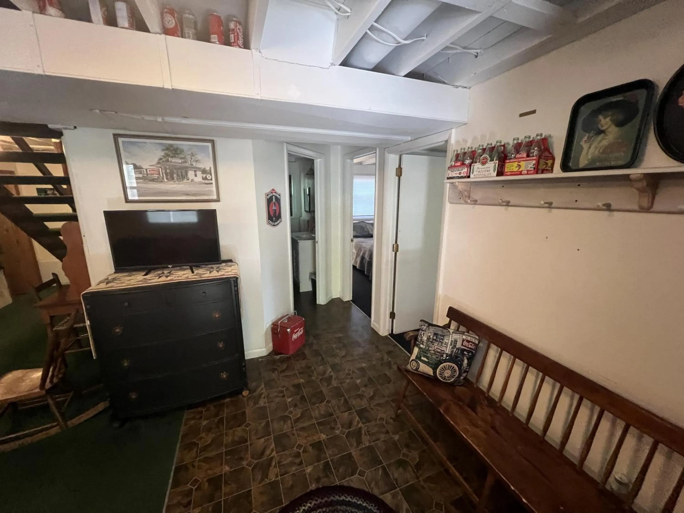 Living room in Rock Stalls Lodge Hocking Hills
