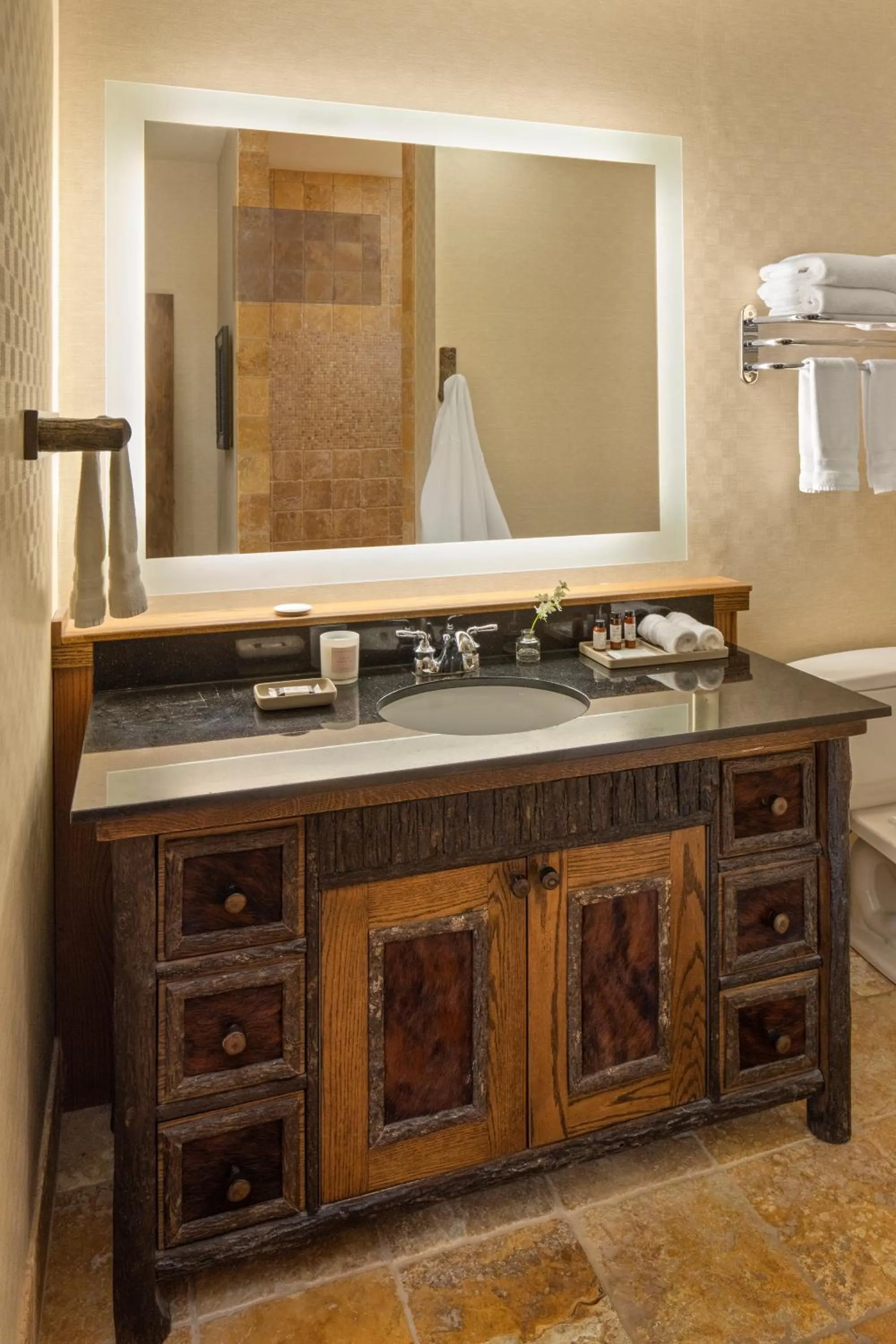 Bathroom in bantr Grand Hotel Wausau - Rothschild