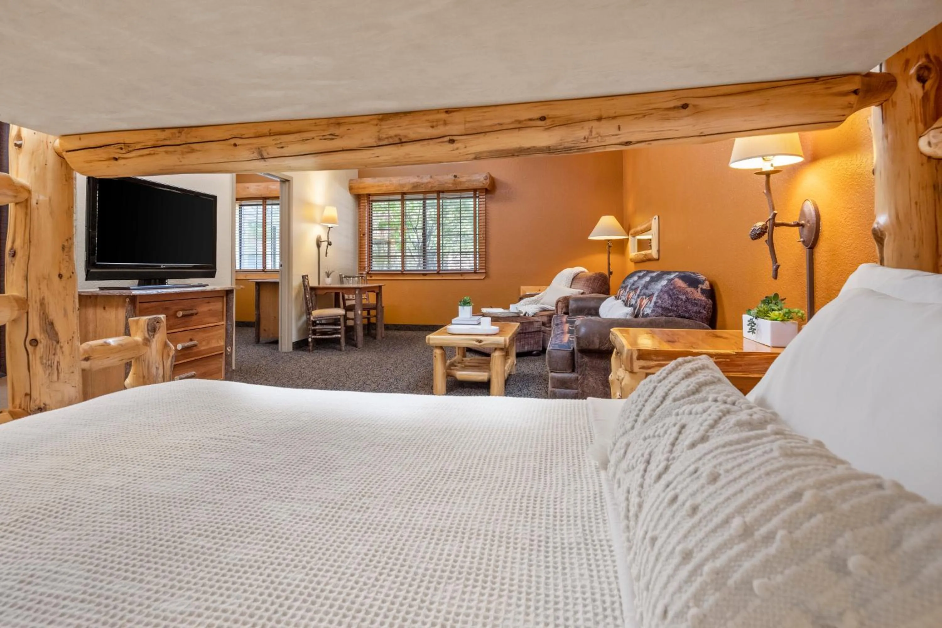 Bedroom, Bed in bantr Grand Hotel Wausau - Rothschild