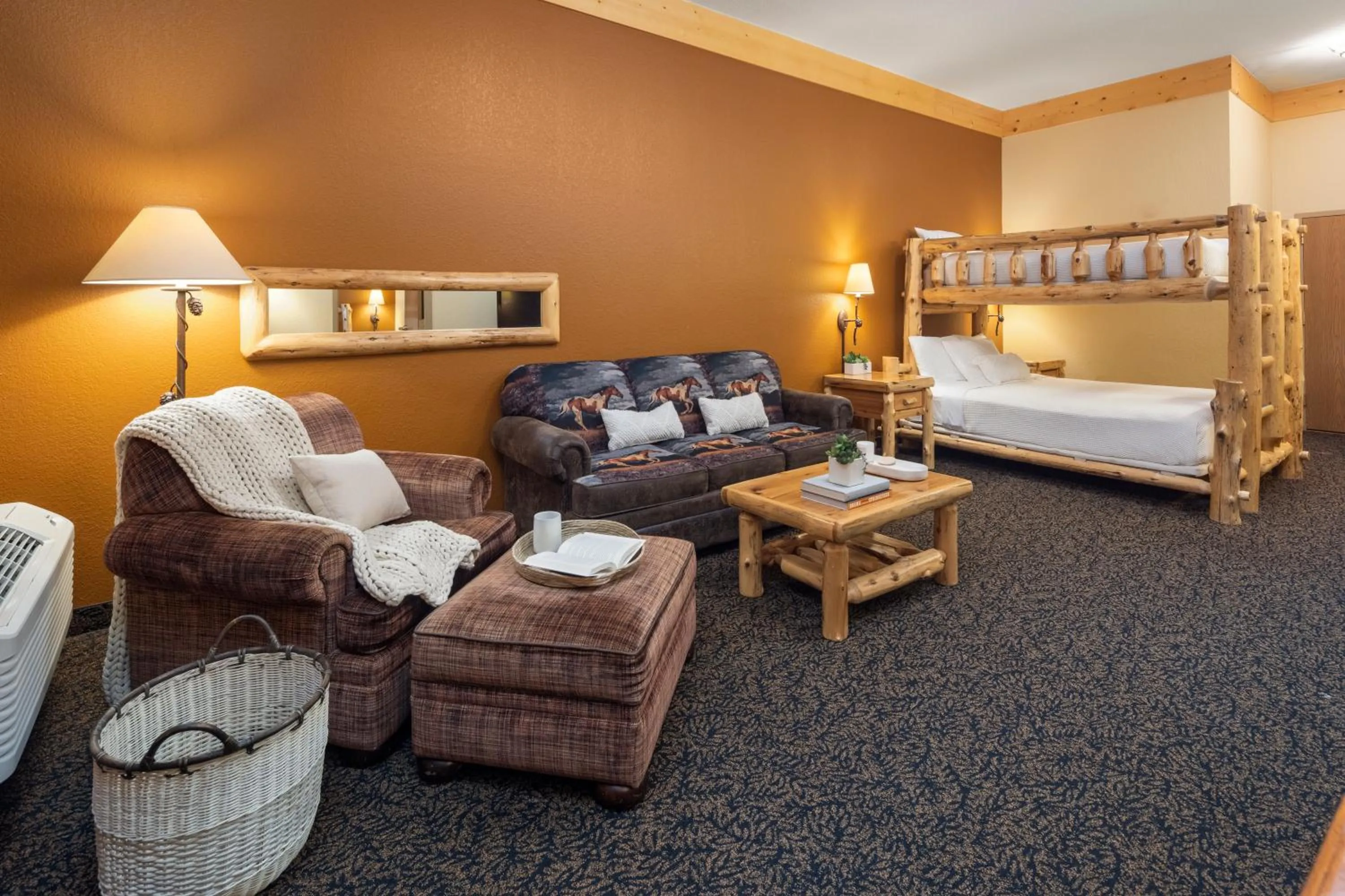 bunk bed, Bed in bantr Grand Hotel Wausau - Rothschild