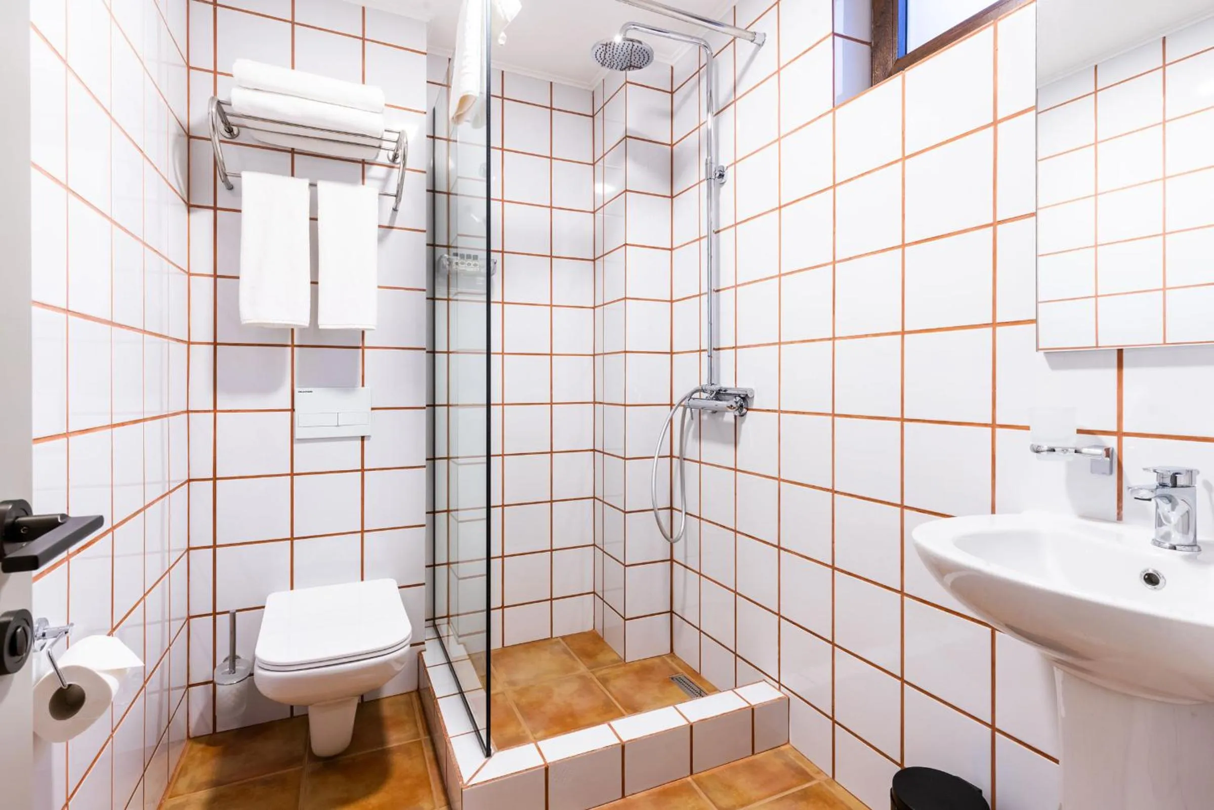 Shower in Reikartz King Tamar Tbilisi