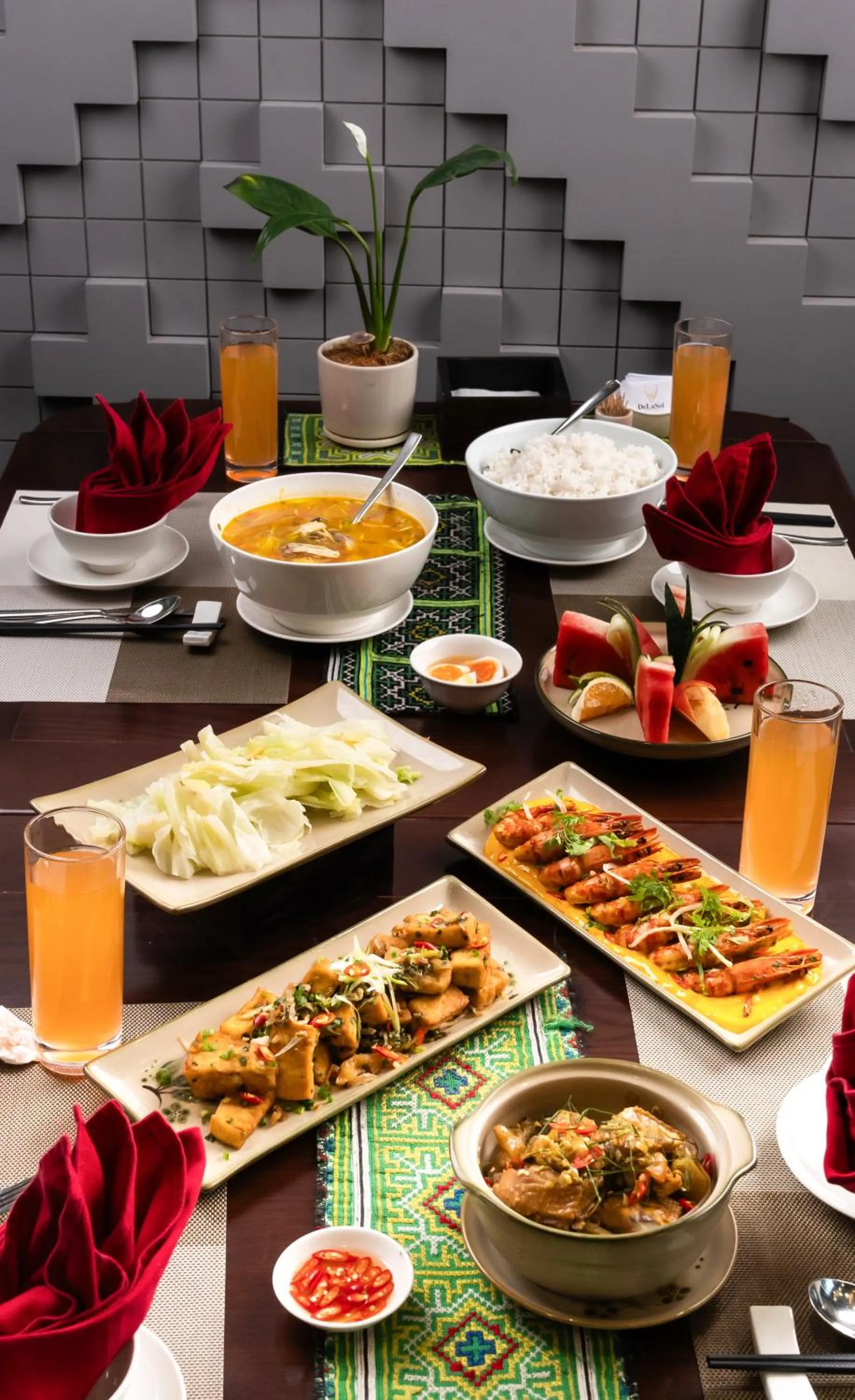 Restaurant/places to eat in DeLaSol Sapa - Central Boutique Hotel