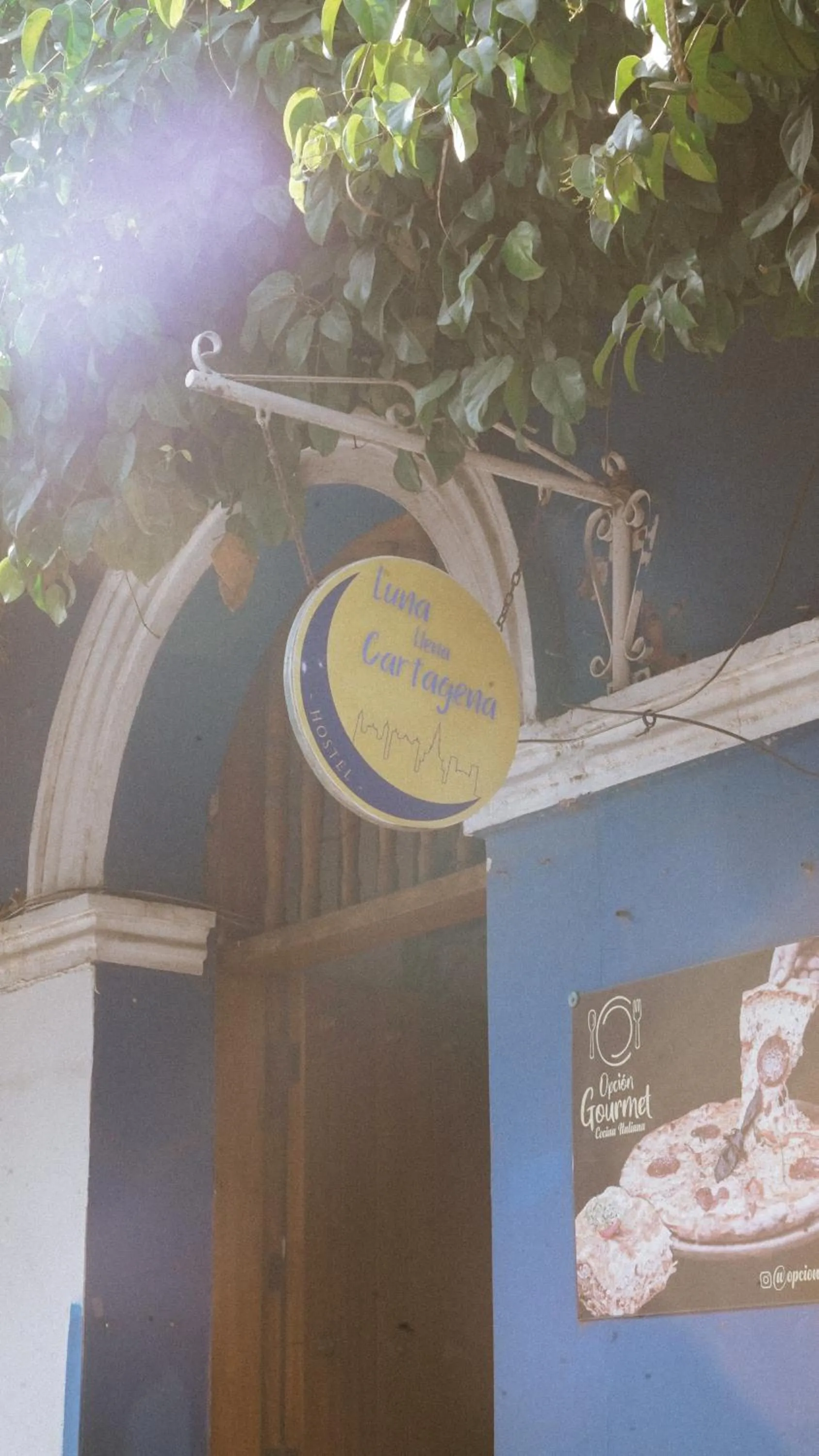 Facade/entrance in Hostal Luna Llena Getsemaní