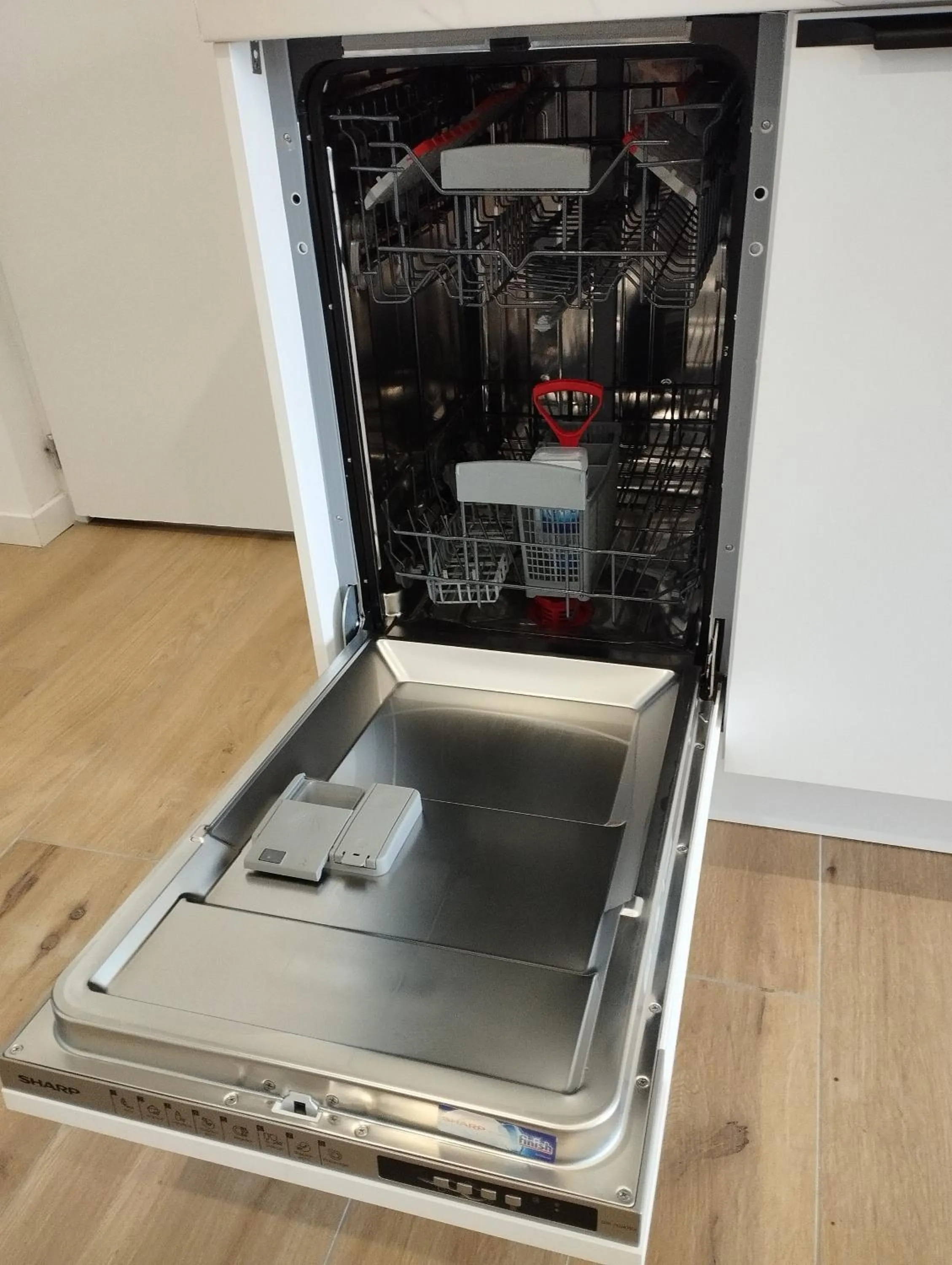 dishwasher in Au coucher du lac