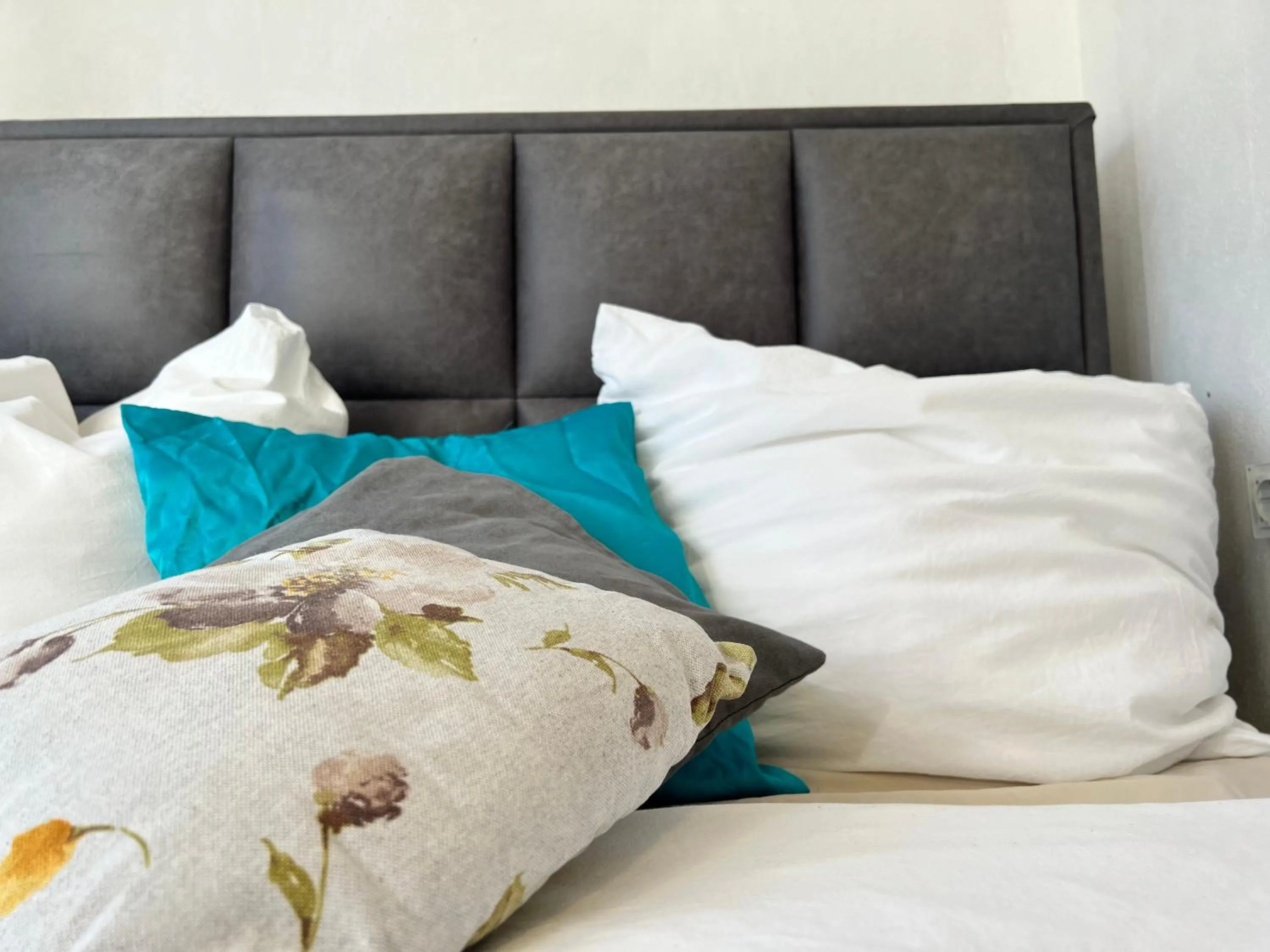 Bed in Geroweiher Doppelbettzimmer Mönchengladbach Stadtmitte