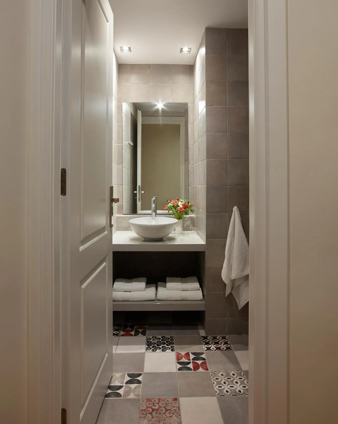 Bathroom, Bed in Del Taso 1850