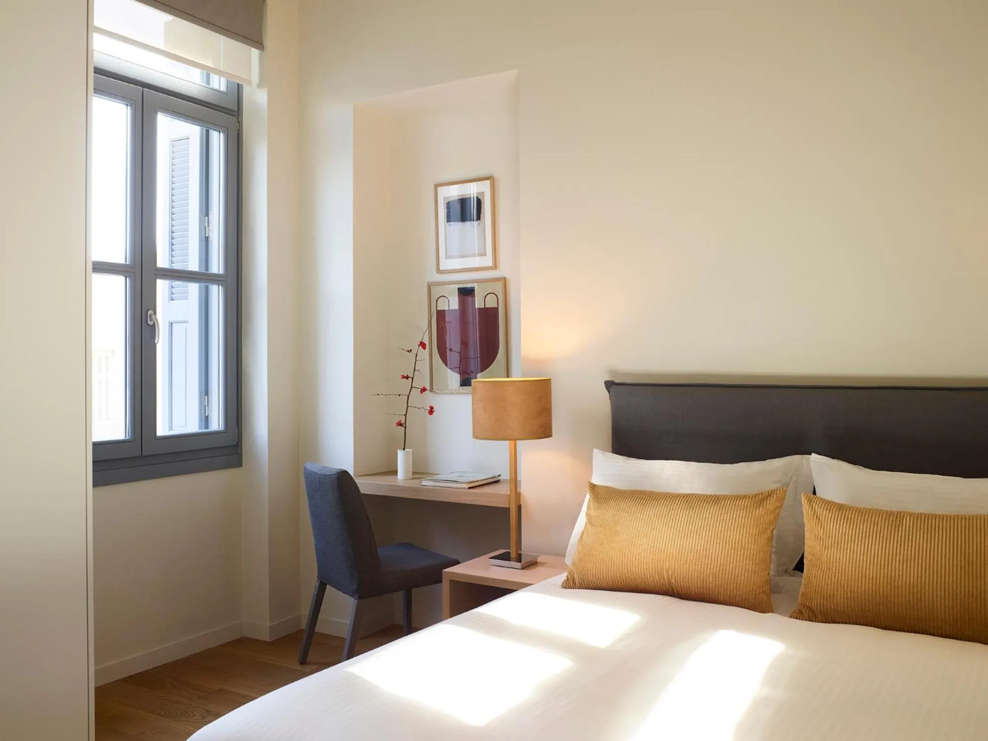 Bedroom, Bed in Del Taso 1850