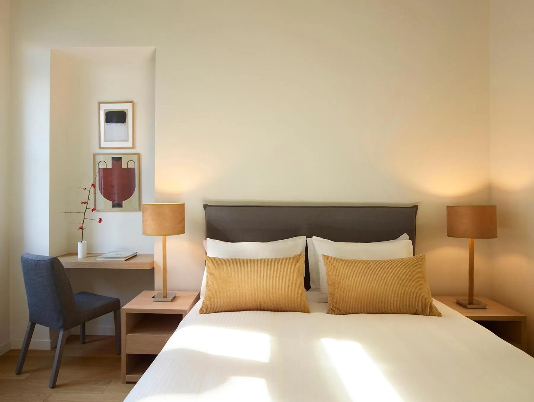 Photo of the whole room, Bed in Del Taso 1850