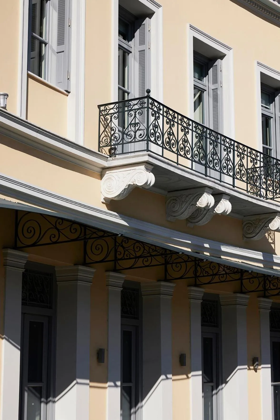 Facade/entrance in Del Taso 1850