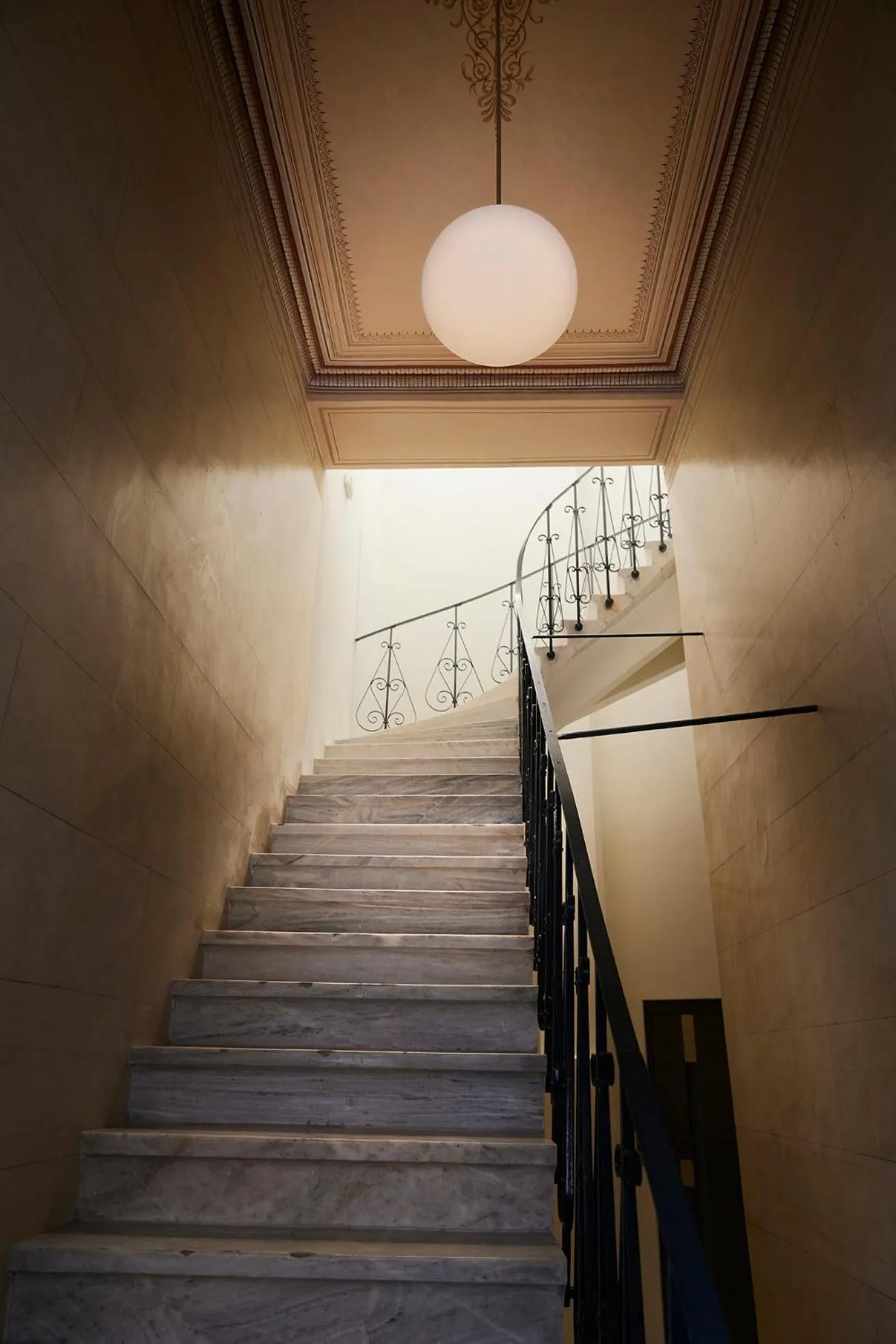 Facade/entrance in Del Taso 1850