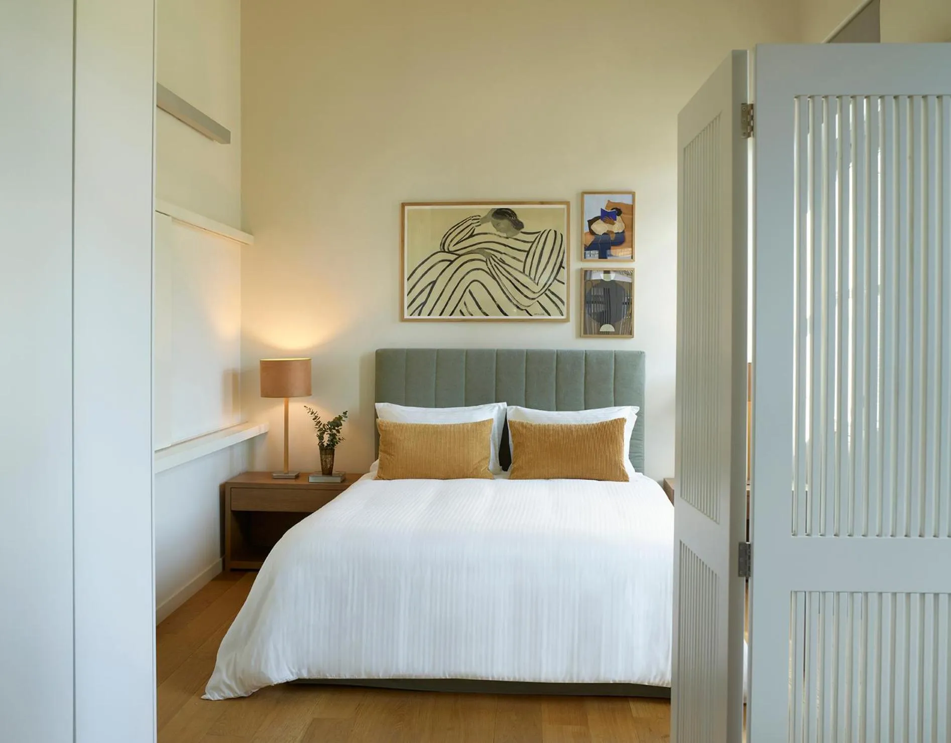 Bedroom, Bed in Del Taso 1850