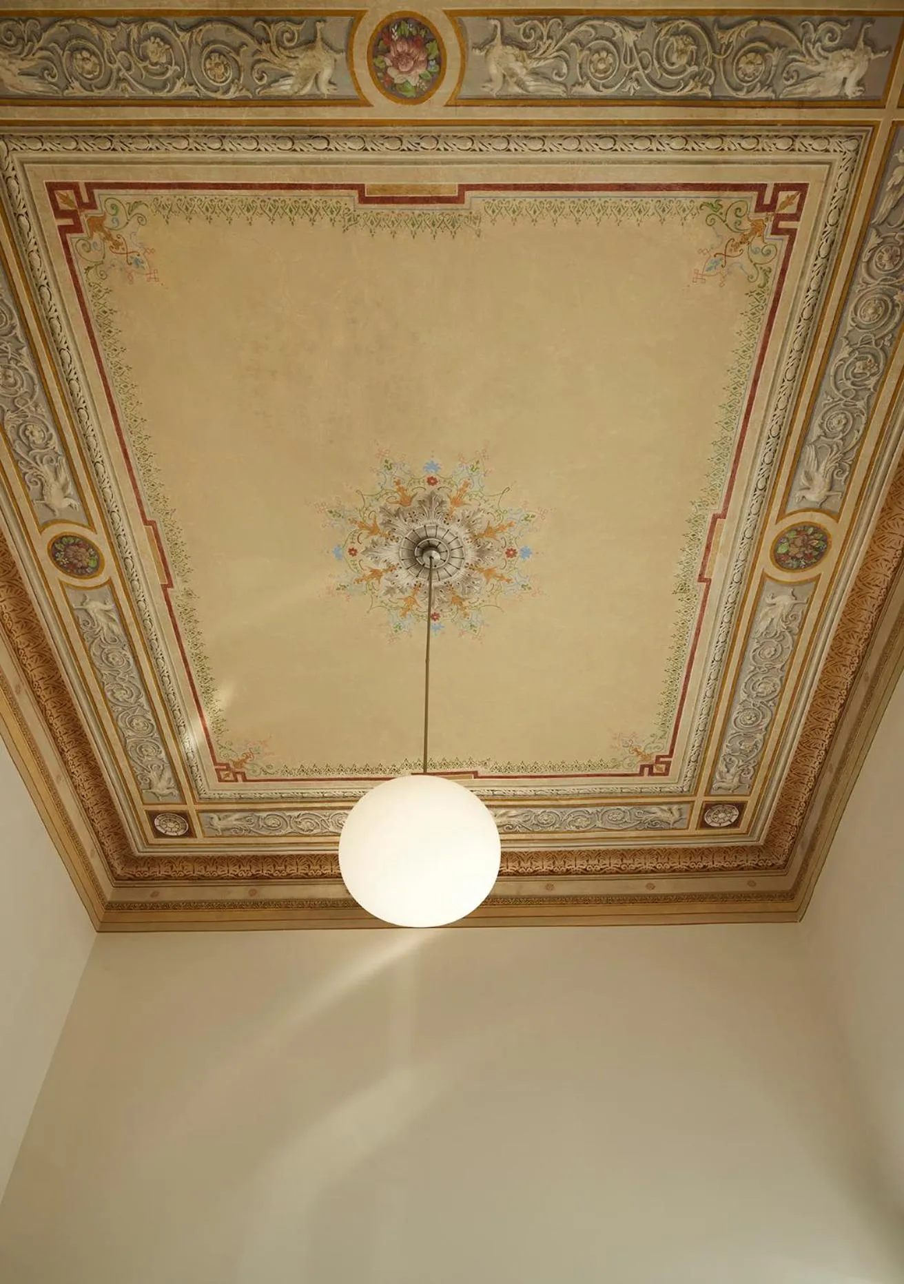 Decorative detail in Del Taso 1850