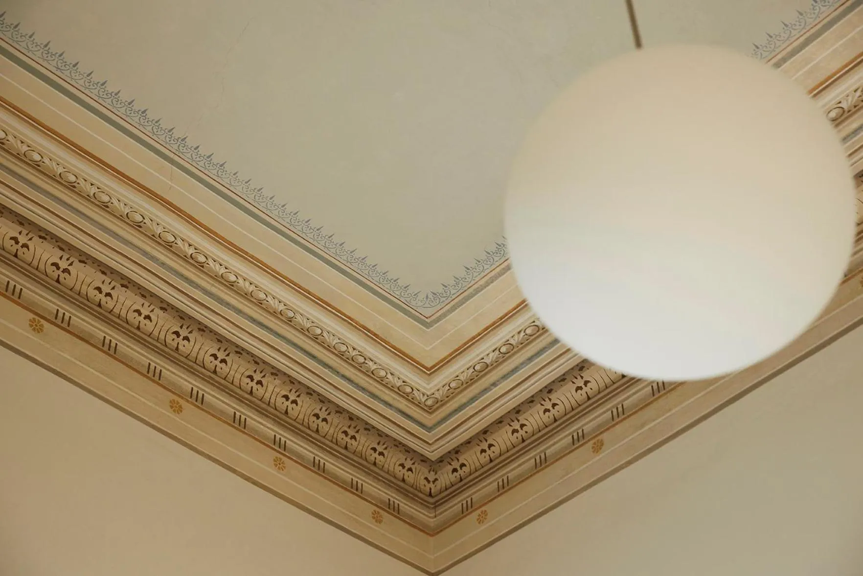 Decorative detail in Del Taso 1850