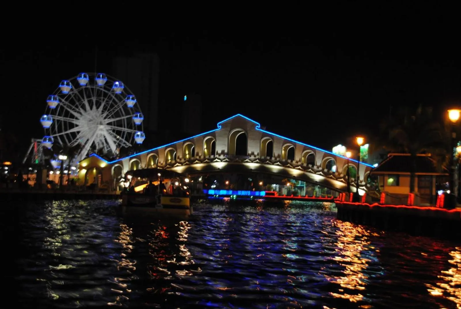 Nearby landmark in Heeren By The River