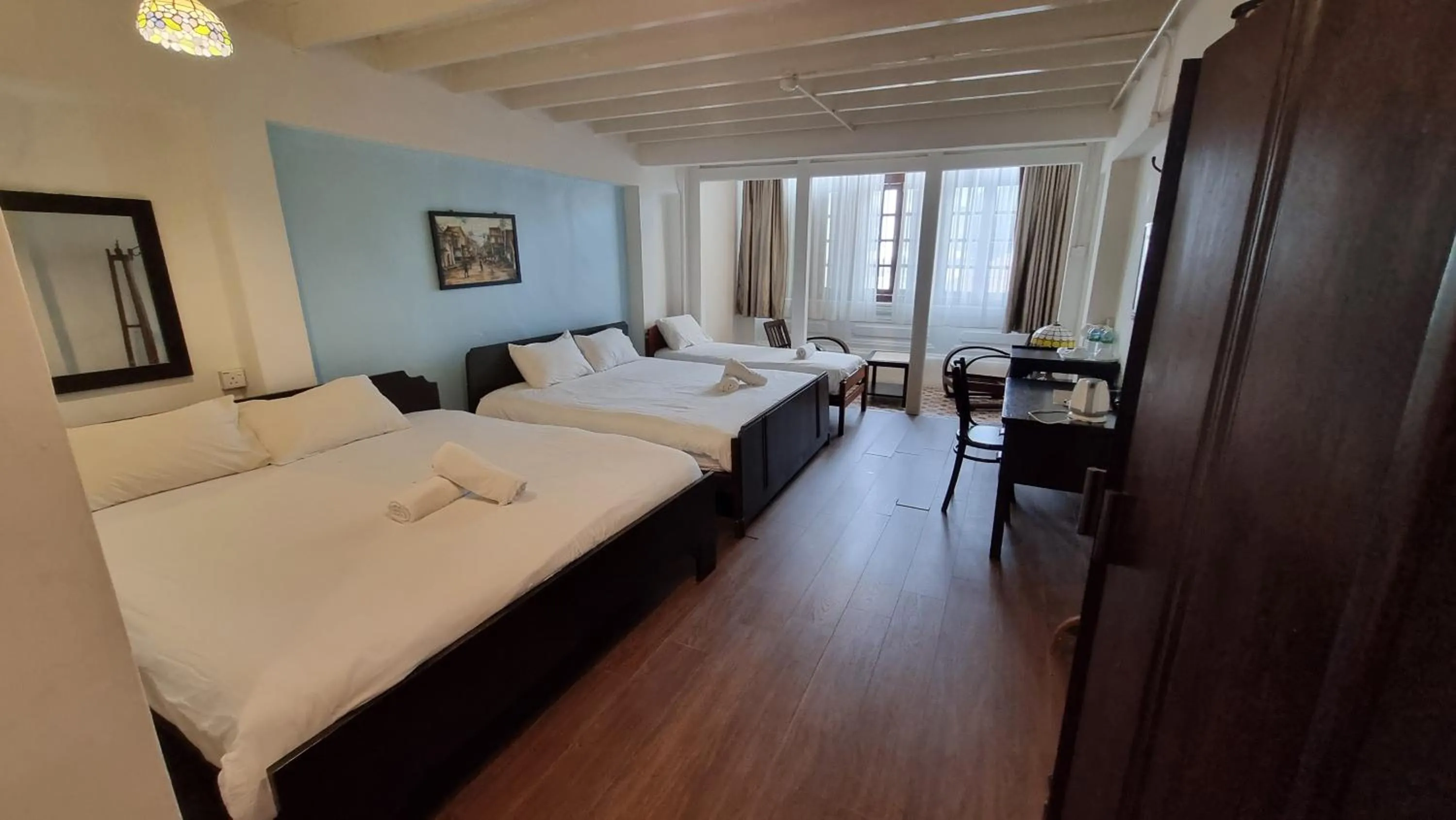 Photo of the whole room, Bed in Heeren By The River