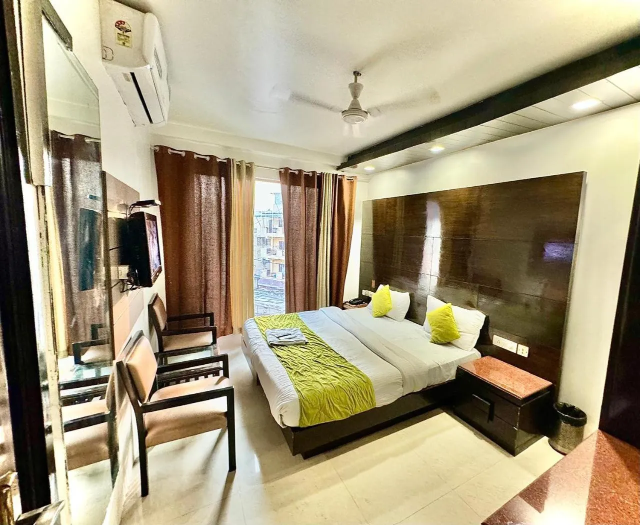 Bed in Hotel Delhi Pride, Karol Bagh