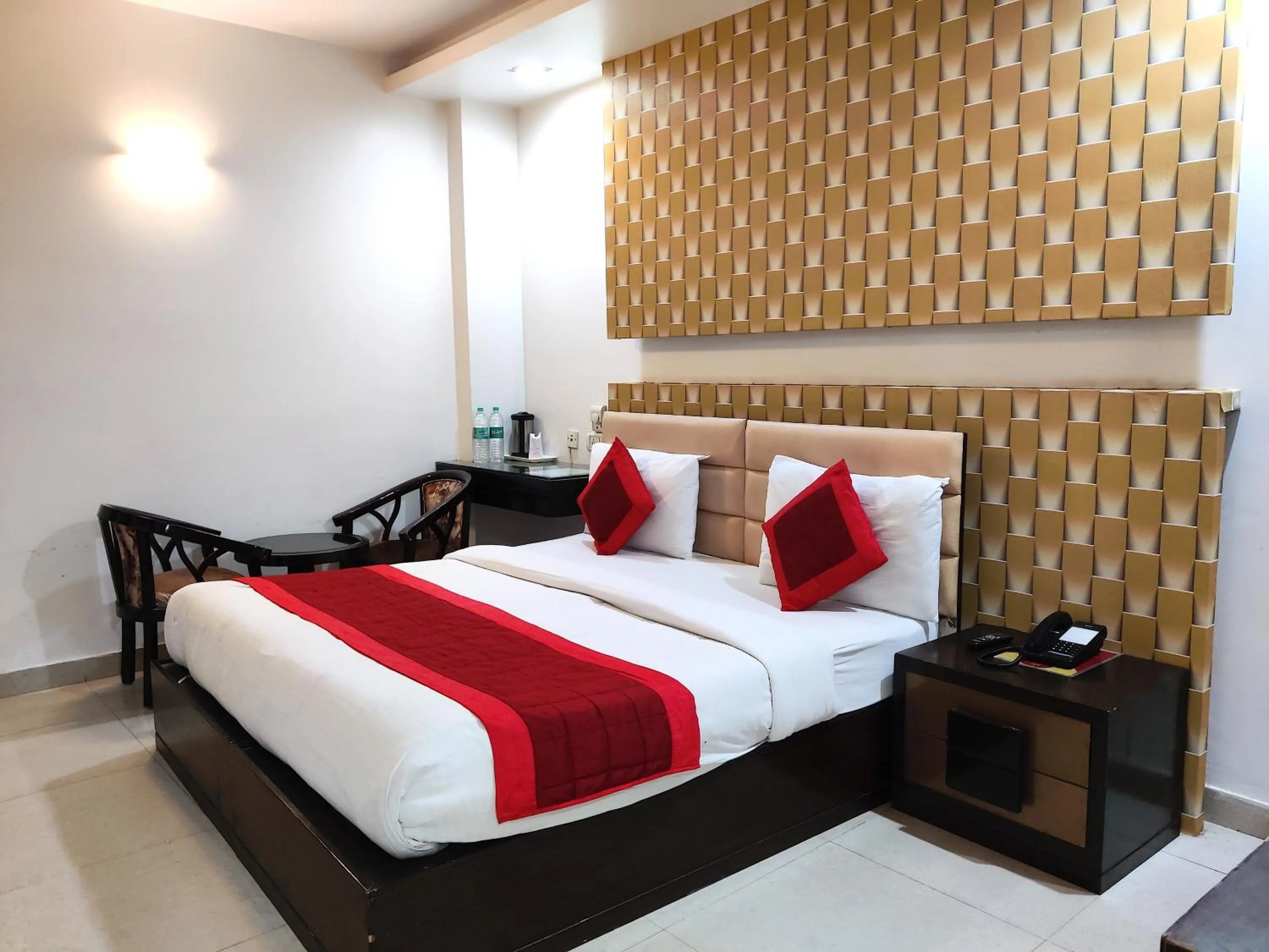 Bed in Hotel Delhi Pride, Karol Bagh