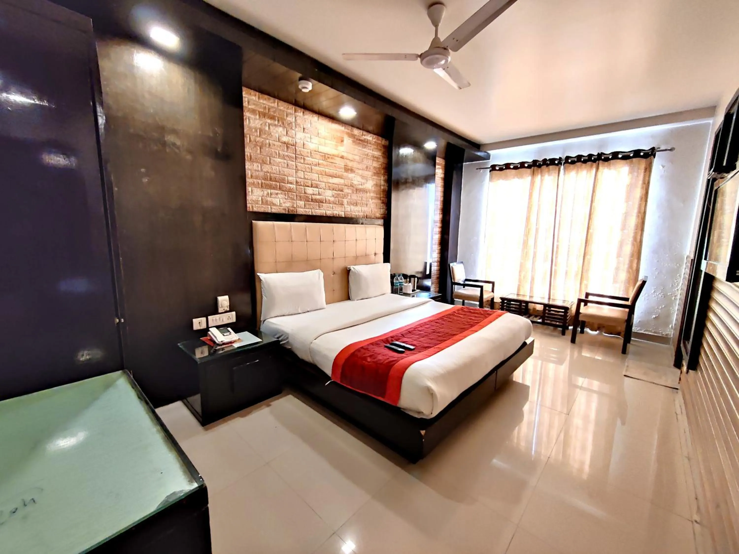 Bed in Hotel Delhi Pride, Karol Bagh