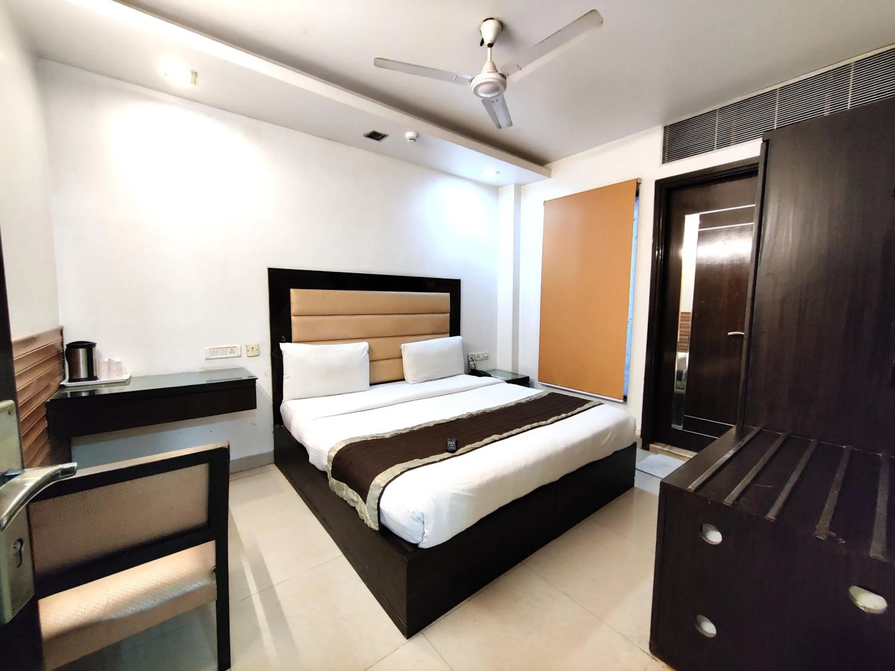 Bed in Hotel Delhi Pride, Karol Bagh
