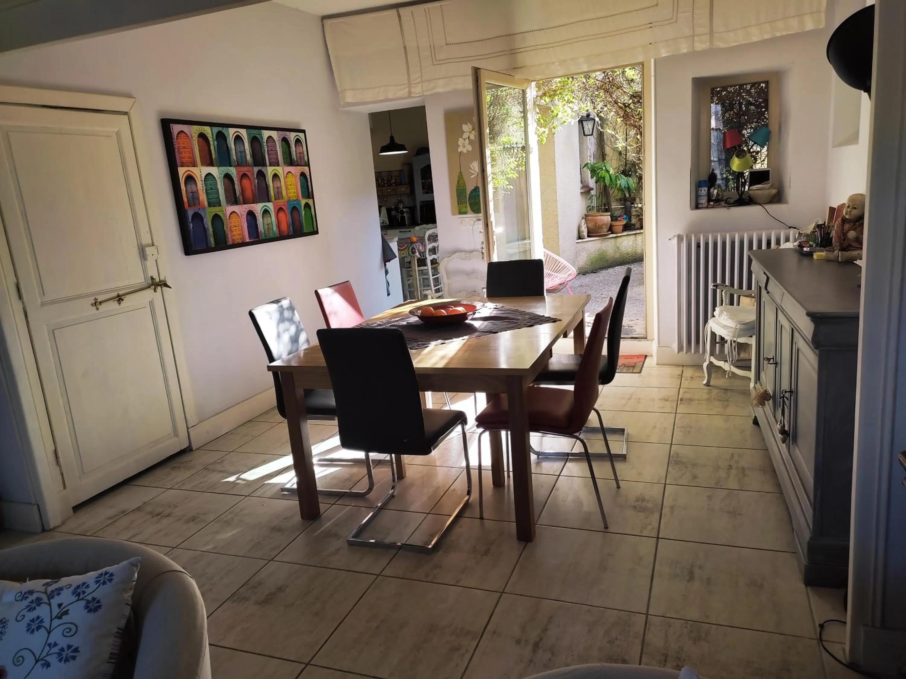 Dining area in Les Angelots