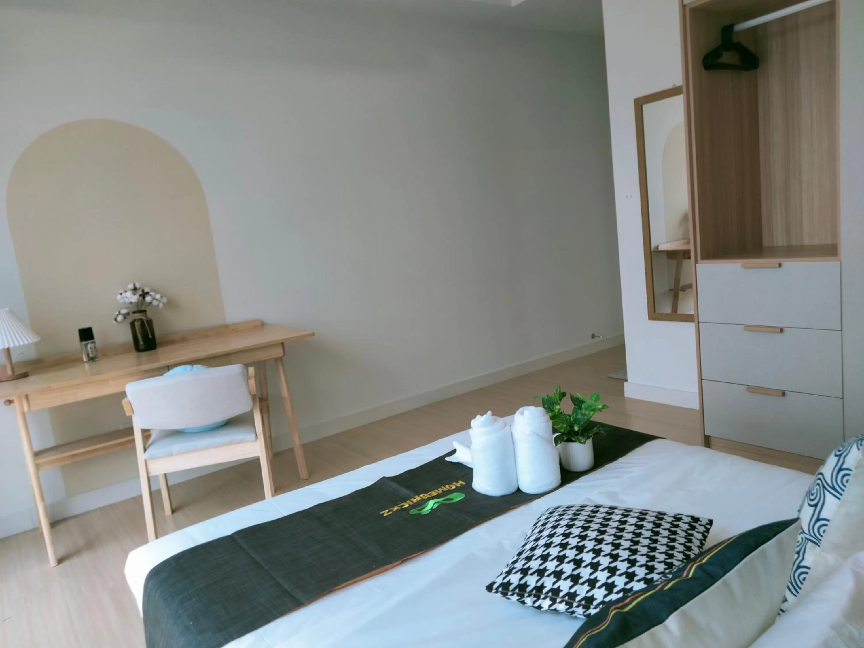 Bed in Continew Residence by HomeBrickz