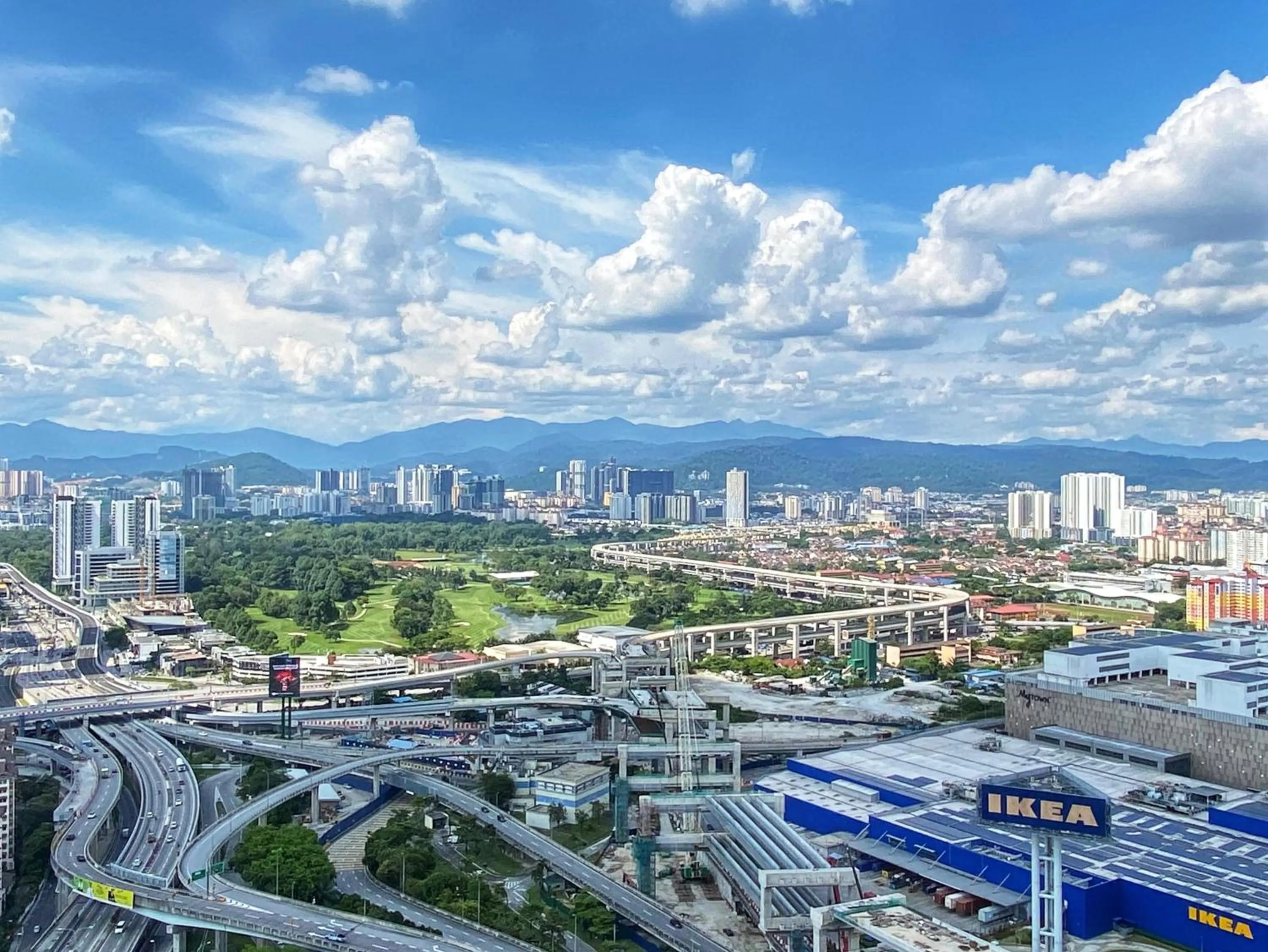 City view in Continew Residence by HomeBrickz