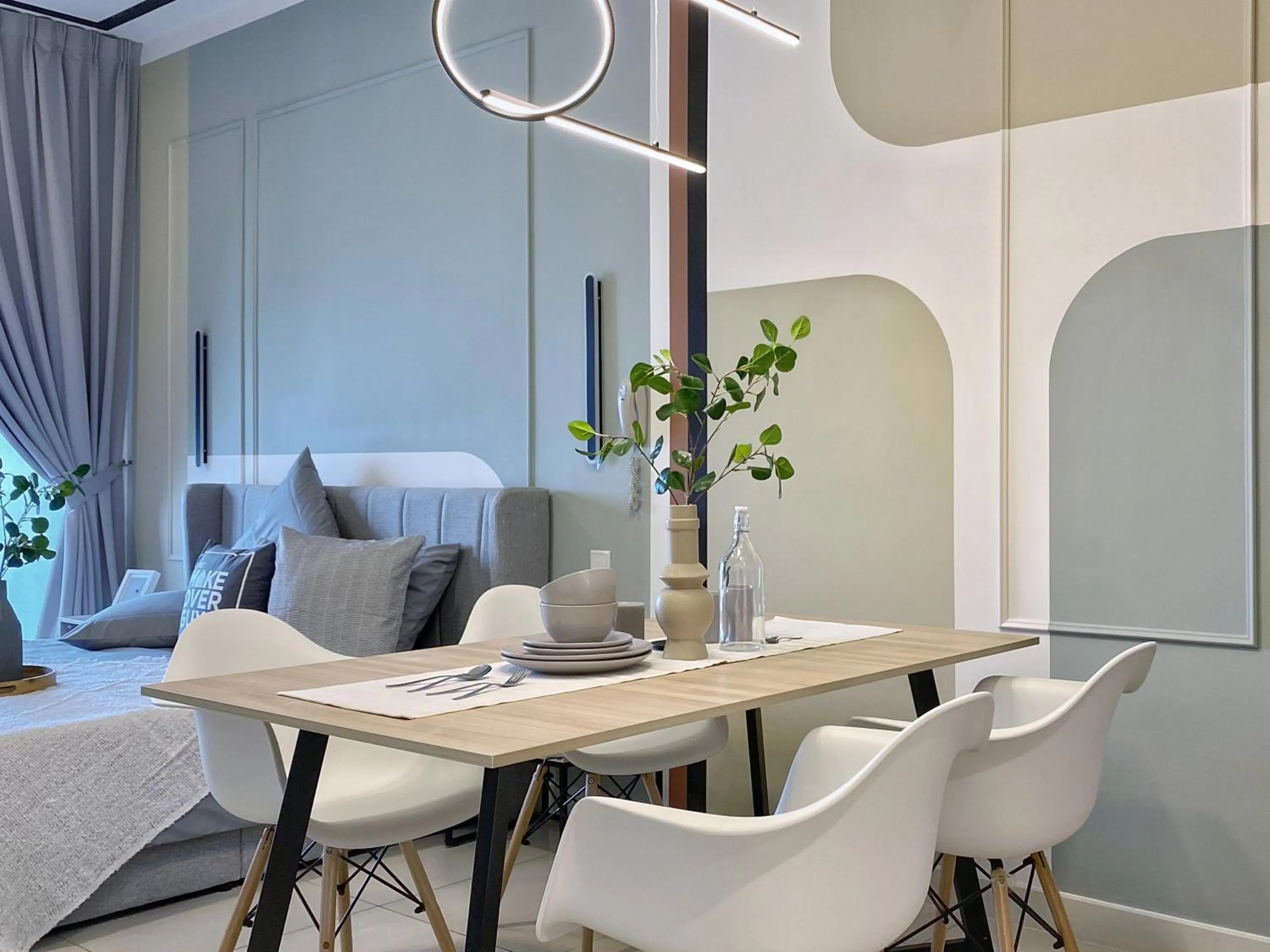 Living room in Continew Residence by HomeBrickz