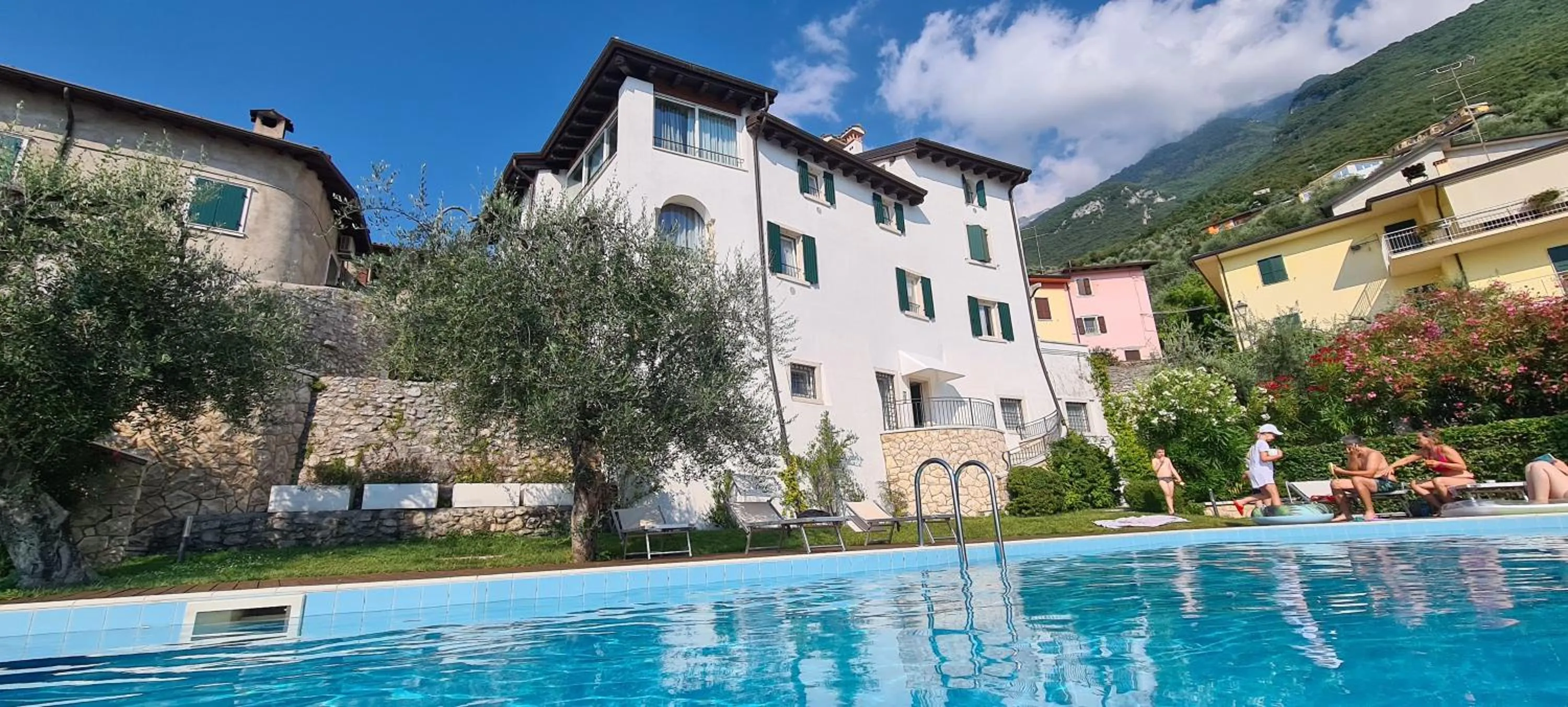 Property building in Villa Borgo Borago
