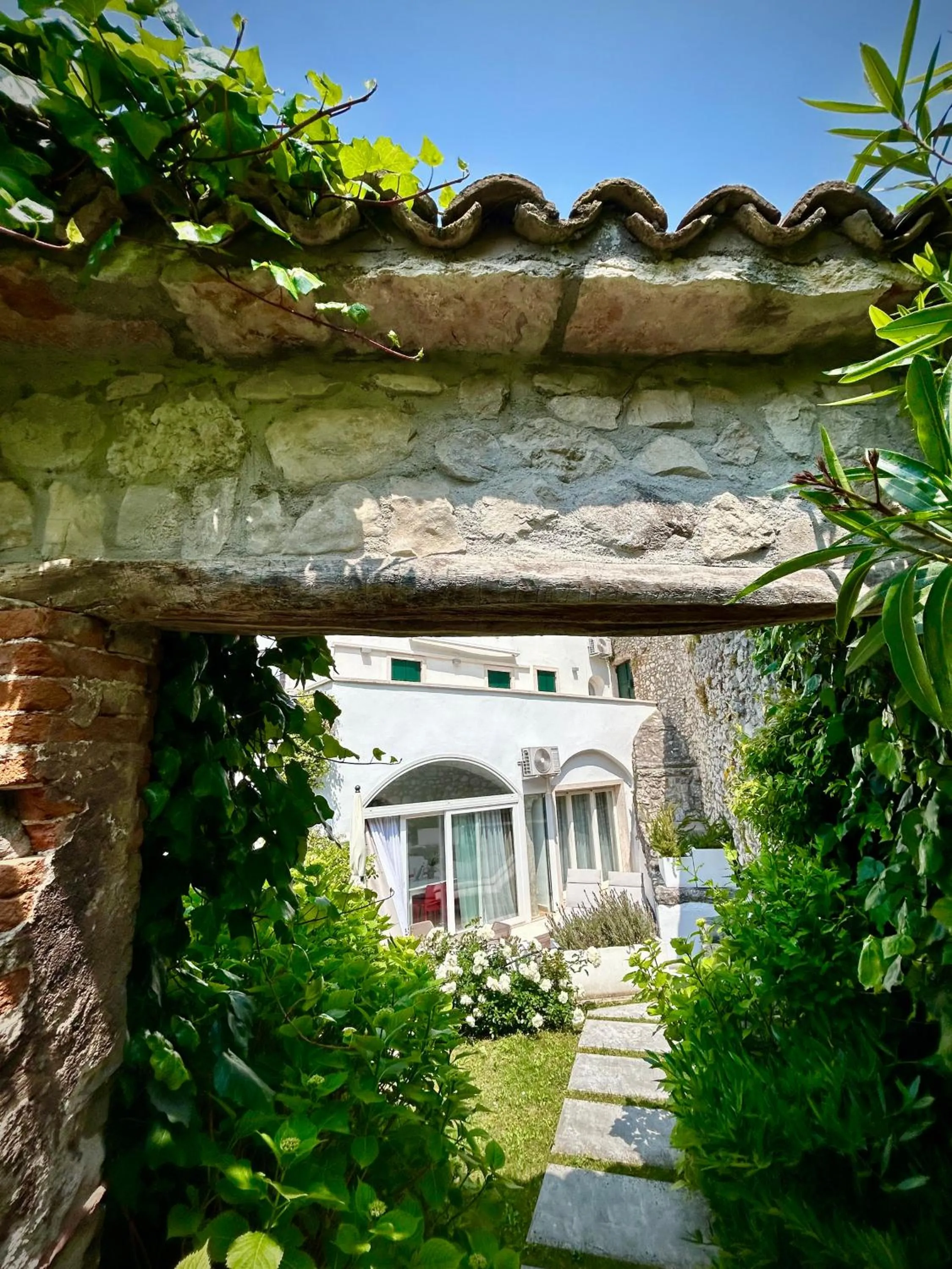 Property building in Villa Borgo Borago