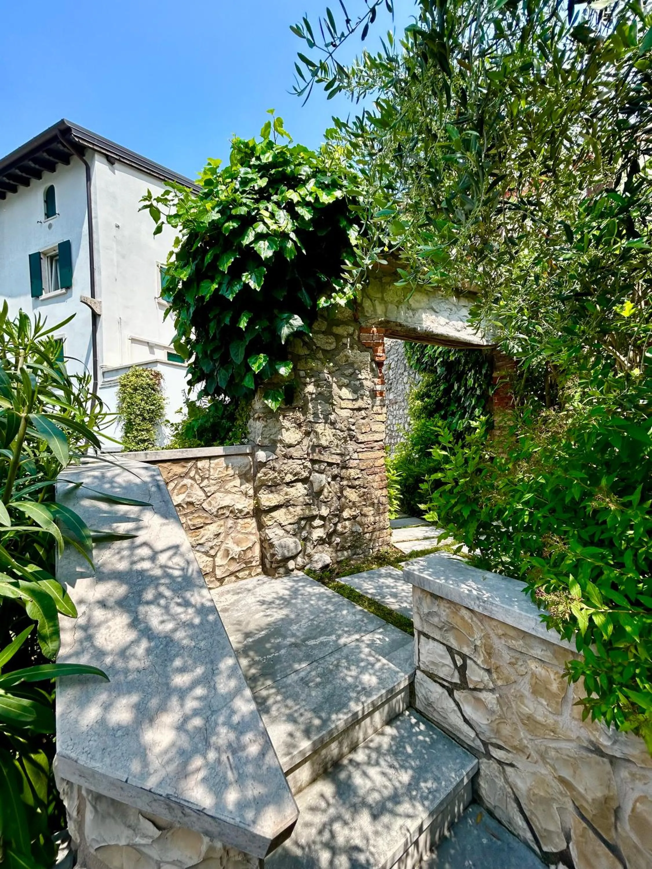 Property building in Villa Borgo Borago