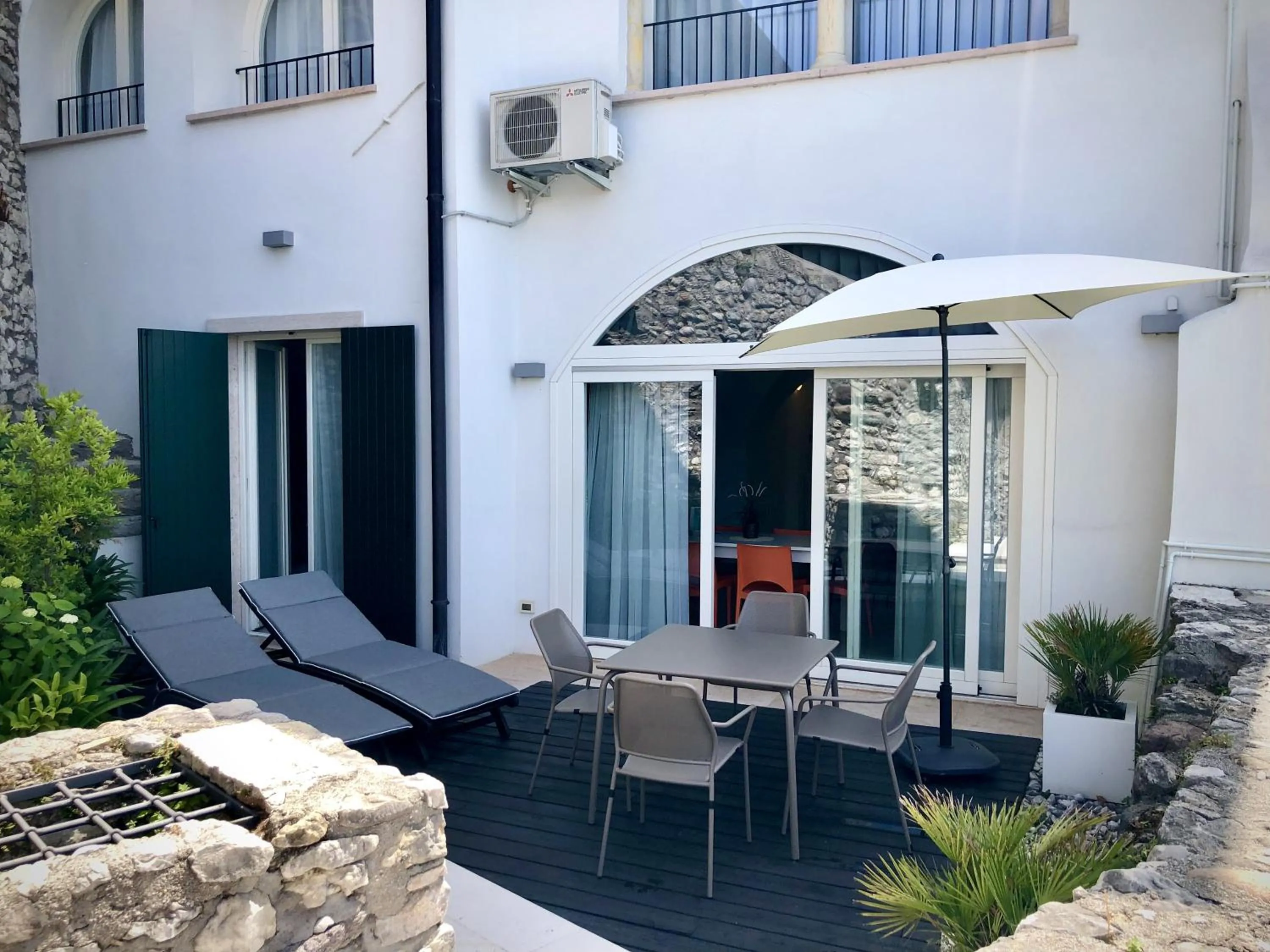Property building in Villa Borgo Borago