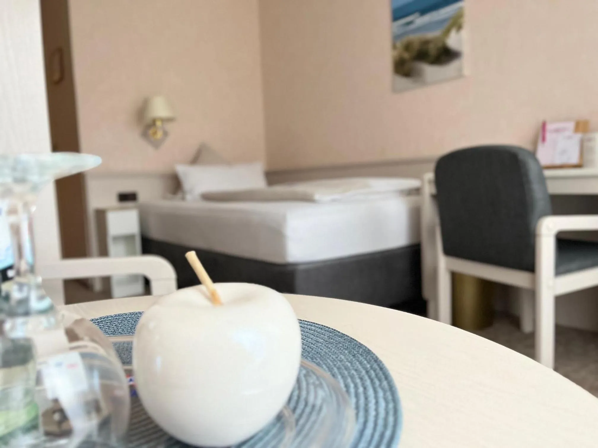 Bedroom, Bed in Hotel zum Rosenteich