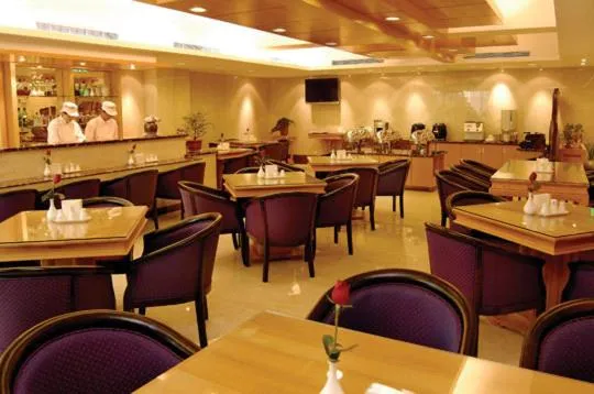 Restaurant/places to eat in Kai Du Hotel