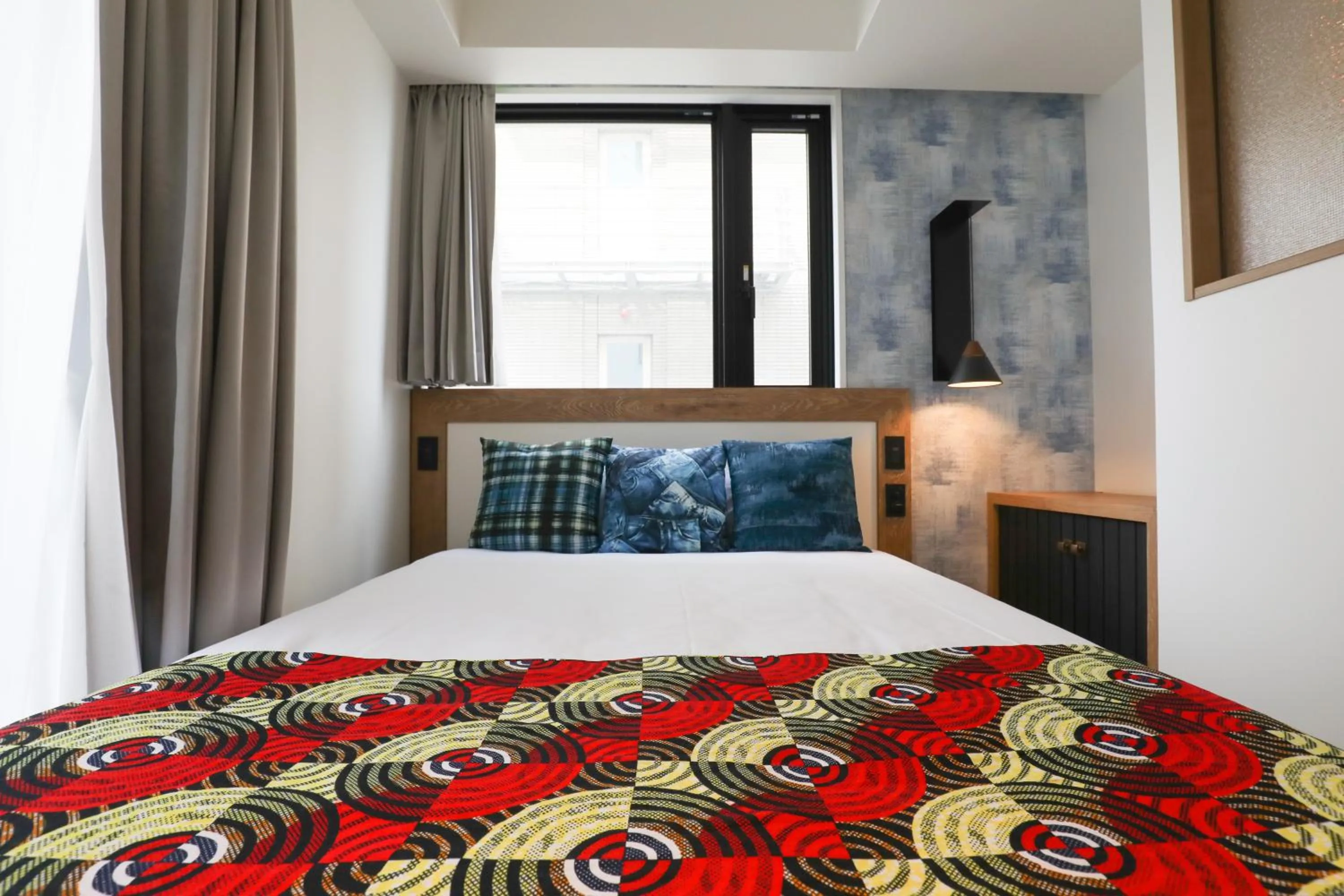 Bed in FFFFFF Hotel エフホテル