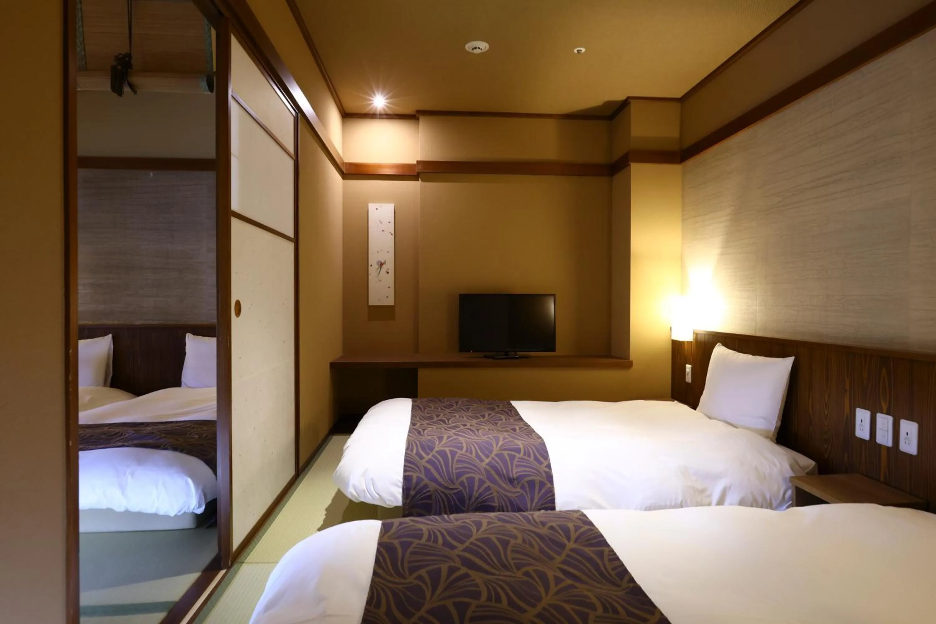 Photo of the whole room, Bed in Inishie no Yado Keiun