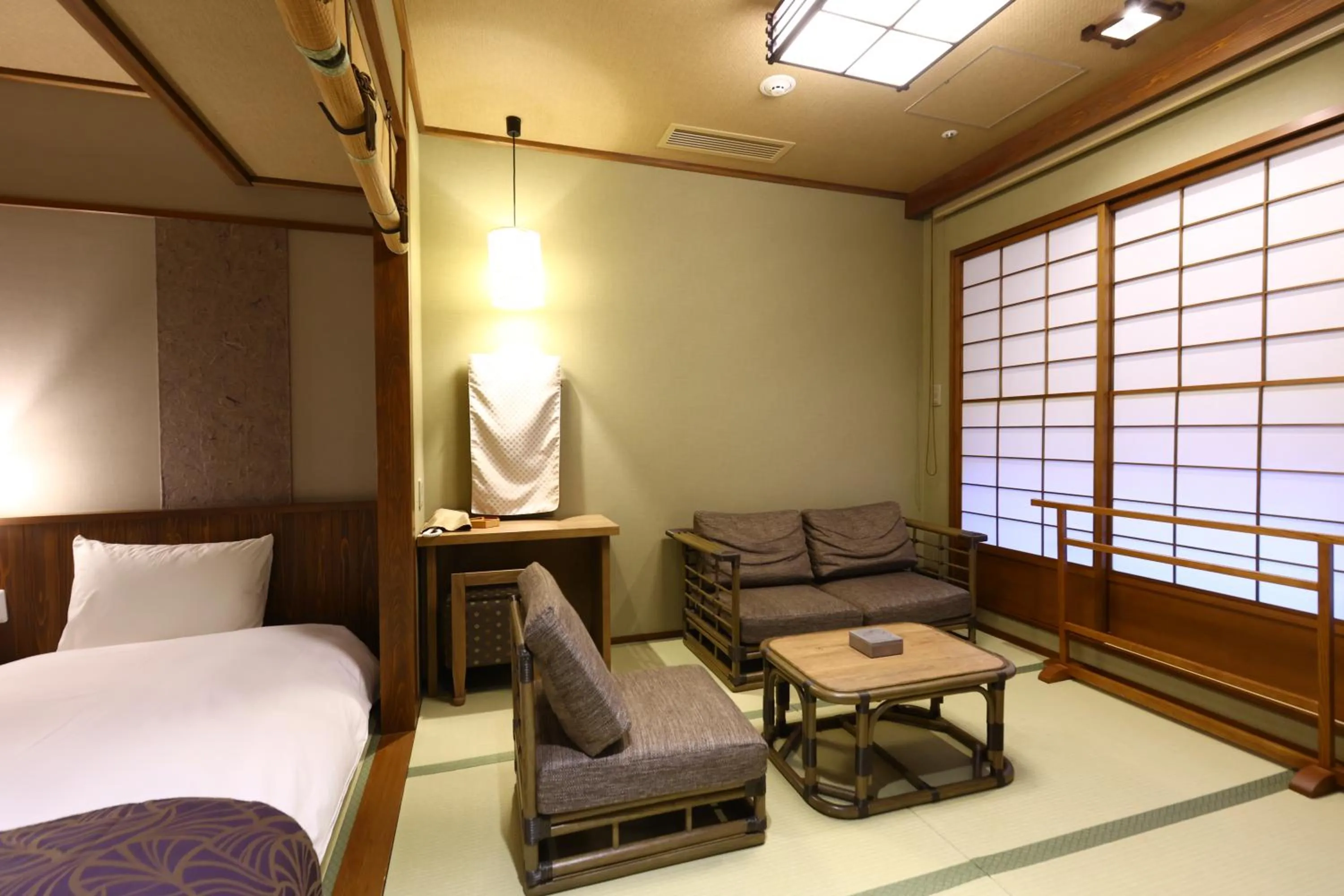 Photo of the whole room, Bed in Inishie no Yado Keiun