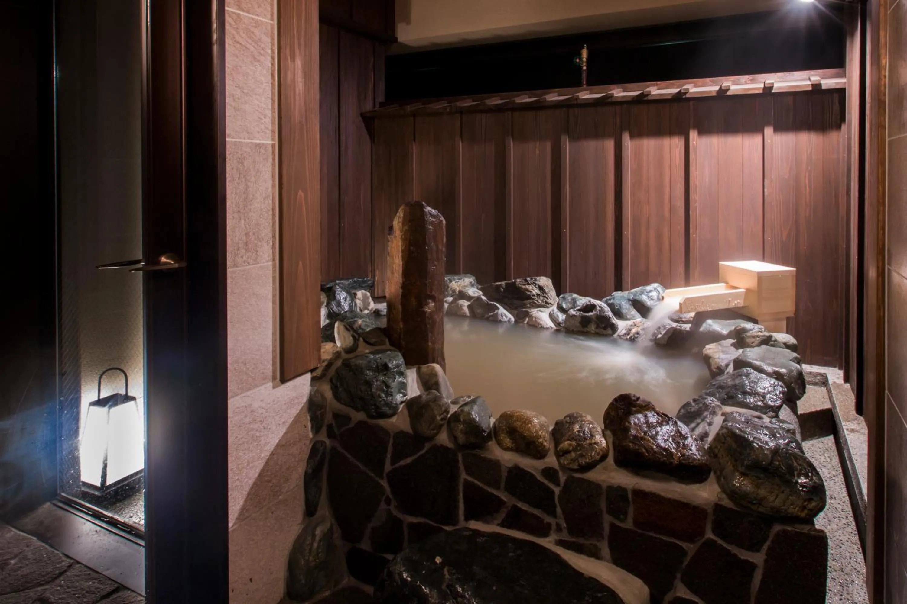 Hot Spring Bath in Oyado Tsukiyo no Usagi