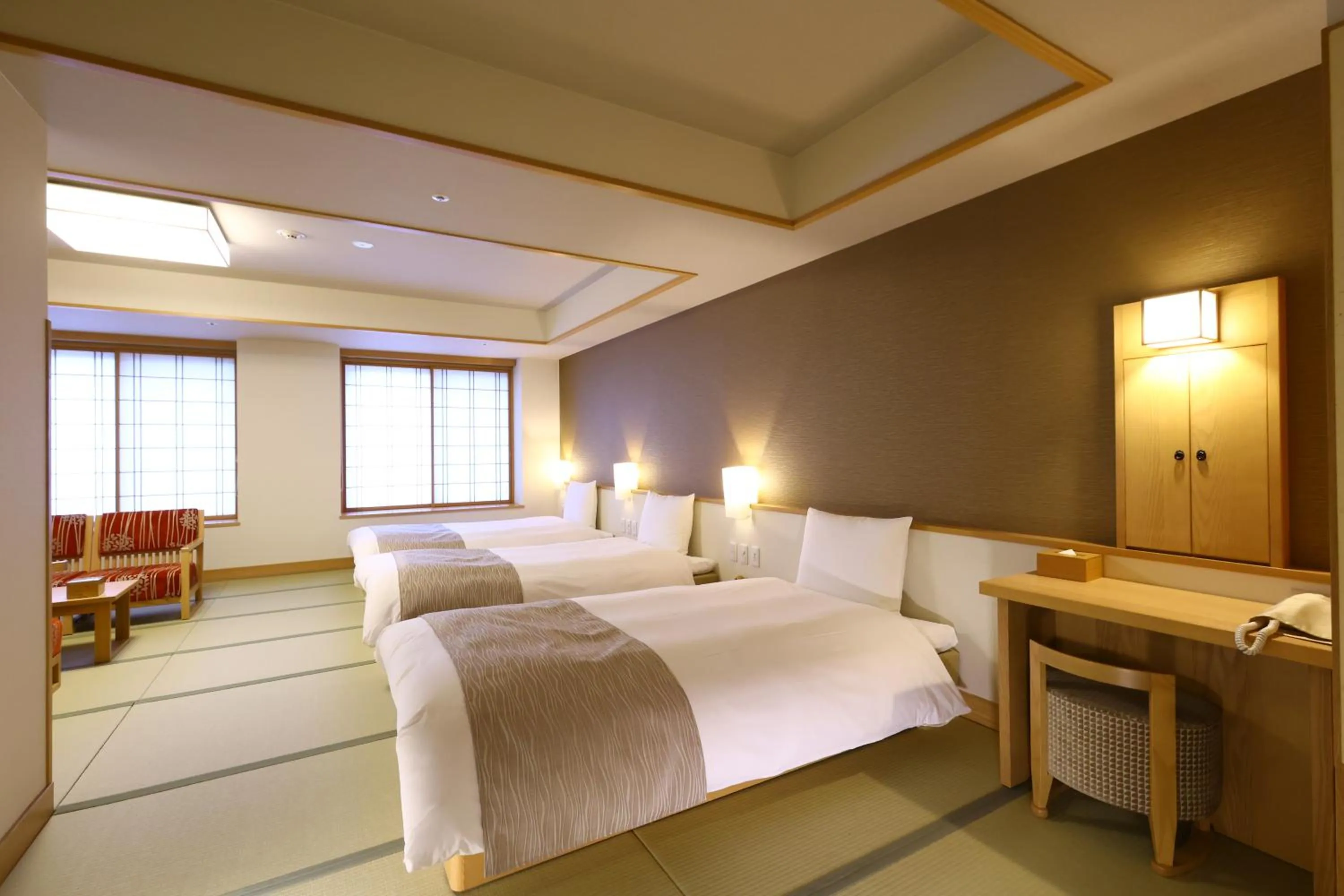 Photo of the whole room, Bed in Oyado Tsukiyo no Usagi