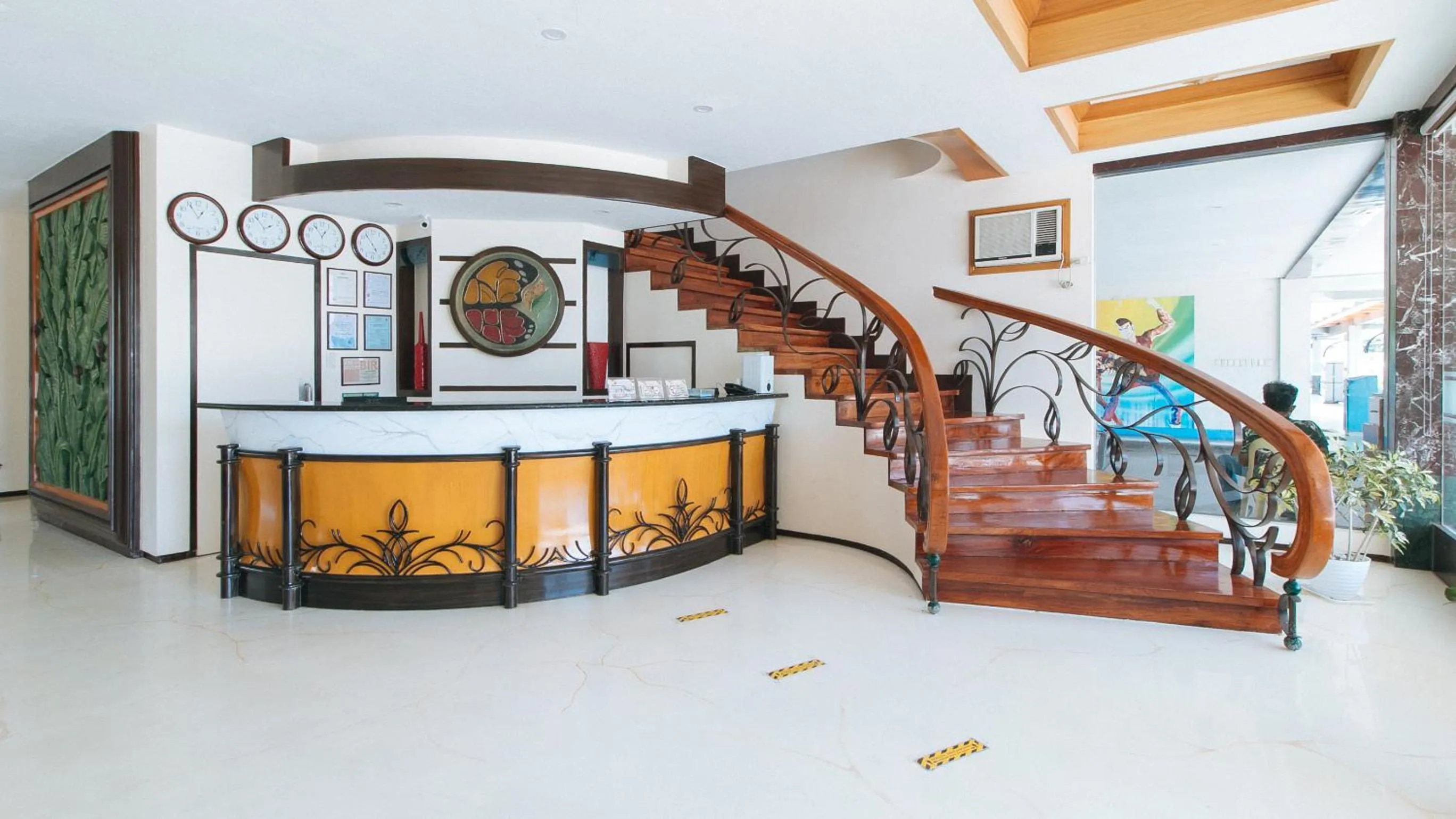 Lobby or reception in RedDoorz Premium @ Nick Hotel Gerona Tarlac