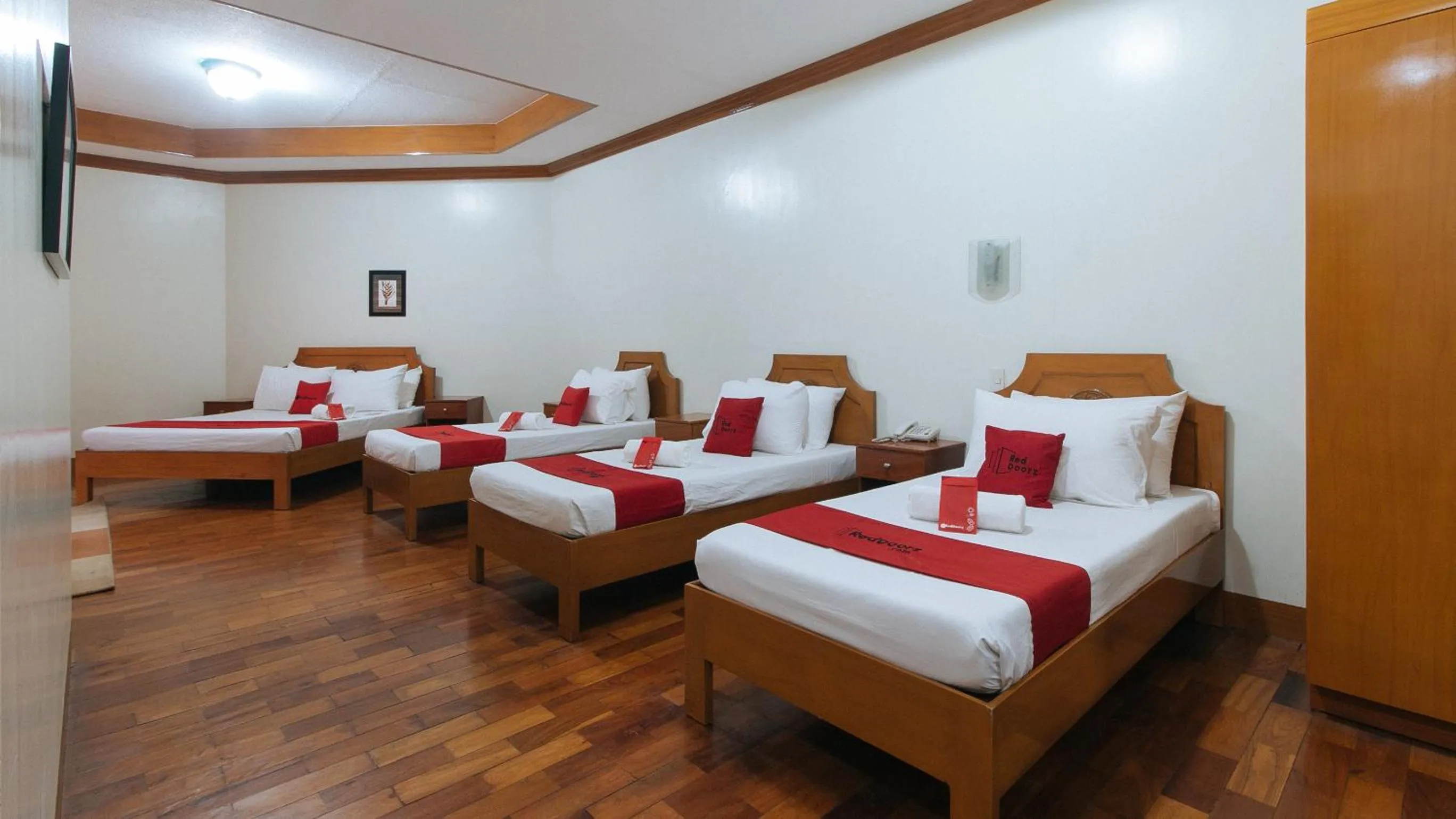 Bed in RedDoorz Premium @ Nick Hotel Gerona Tarlac