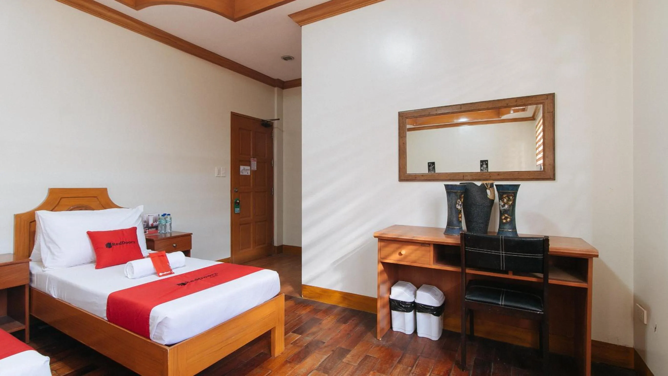 Bed in RedDoorz Premium @ Nick Hotel Gerona Tarlac