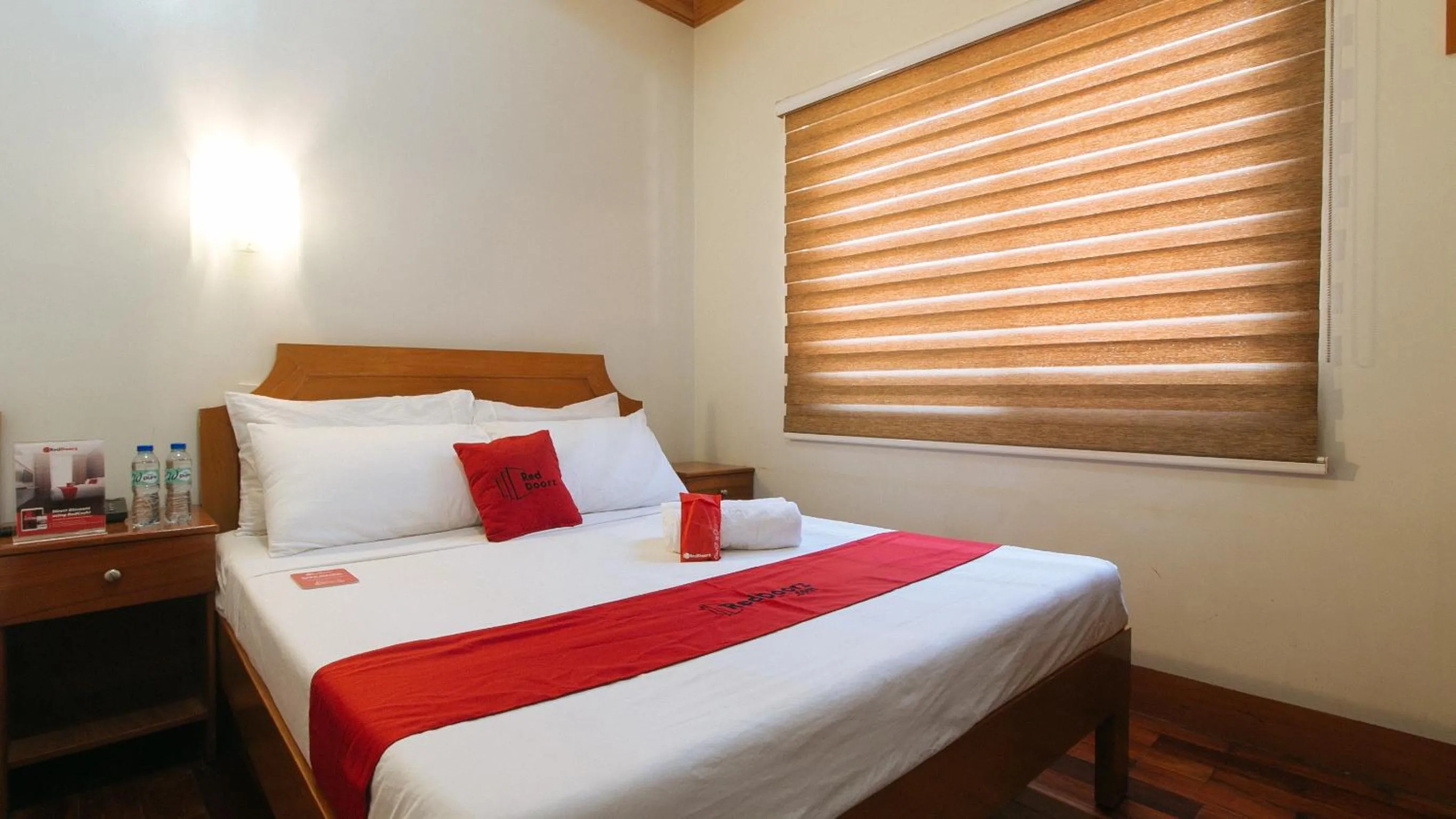 Bed in RedDoorz Premium @ Nick Hotel Gerona Tarlac