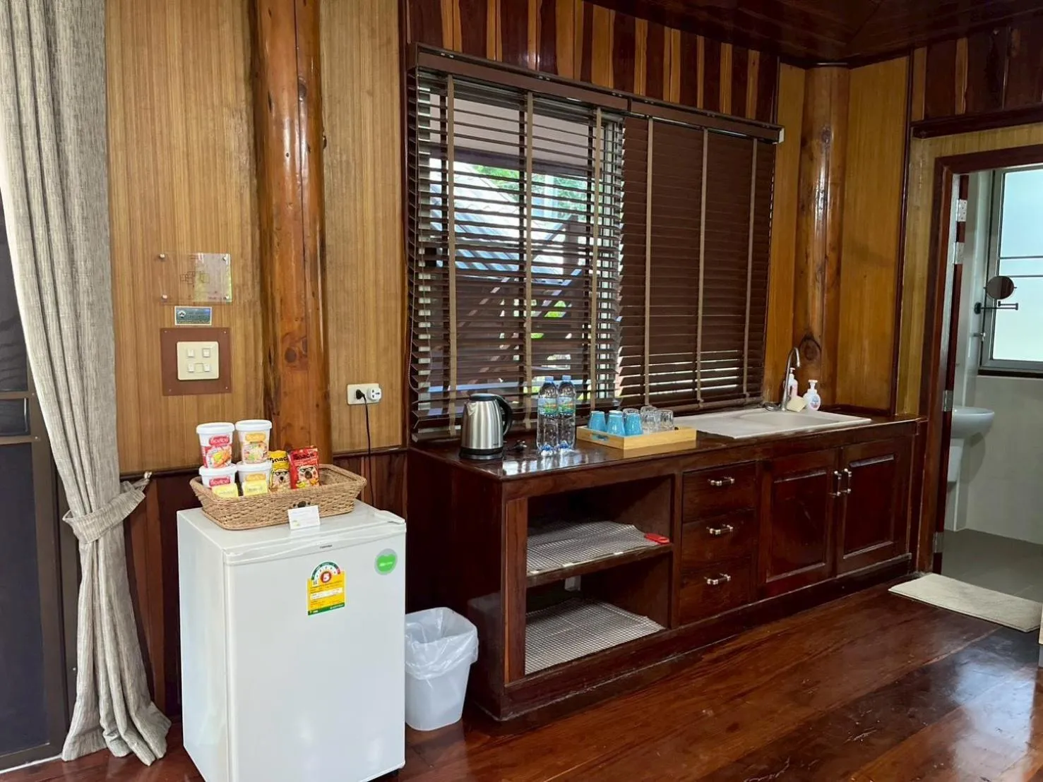 minibar in ทิพย์วาริน รีสอร์ท เขาใหญ่