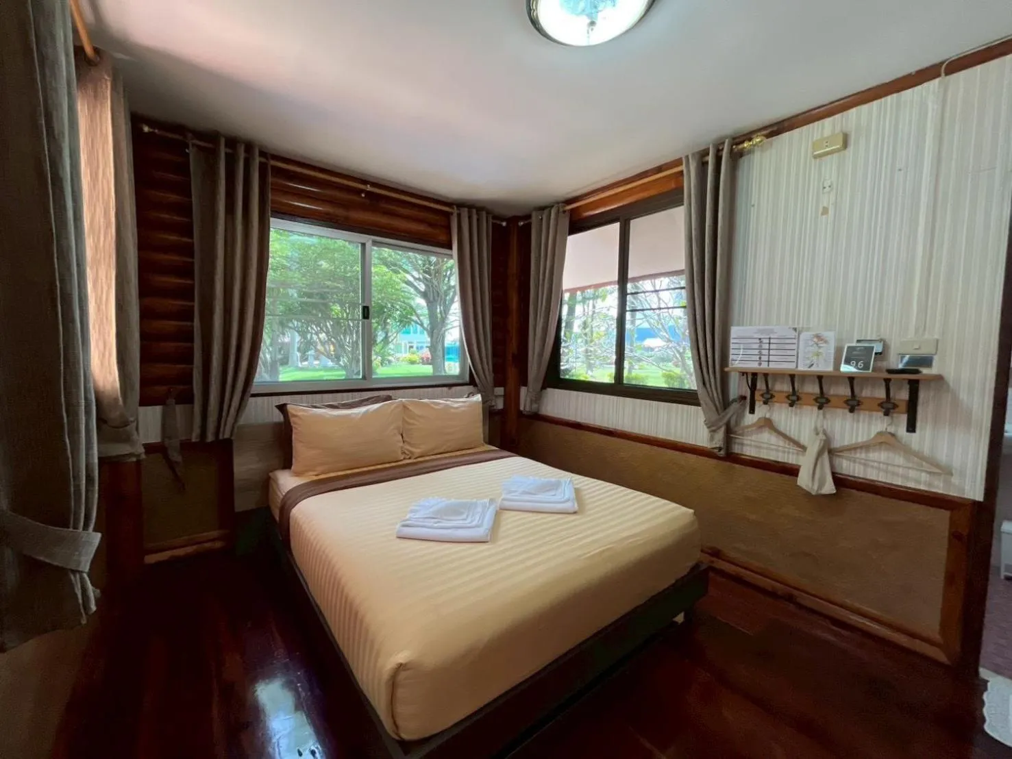 Bedroom, Bed in ทิพย์วาริน รีสอร์ท เขาใหญ่