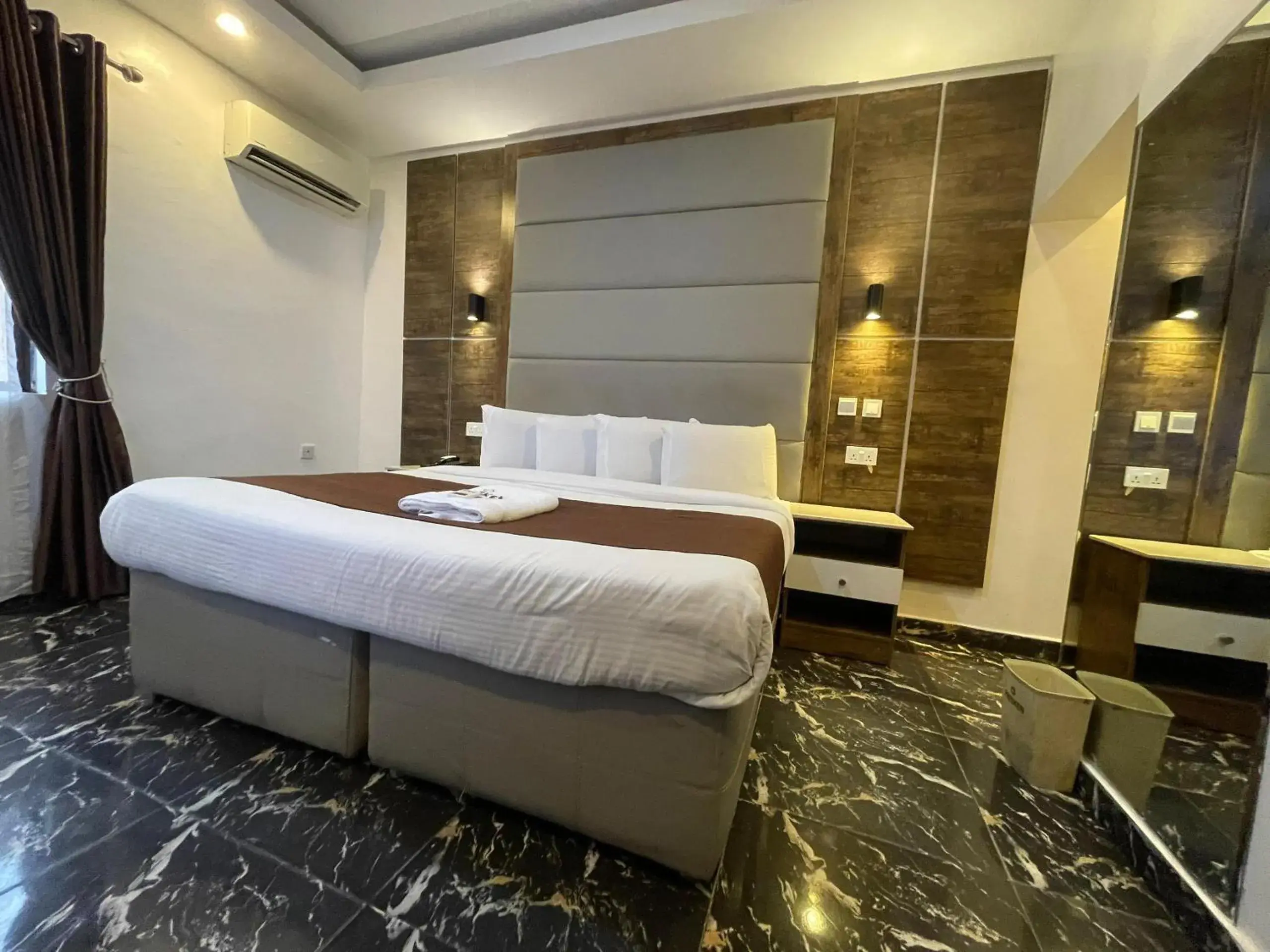 Deluxe Family Room in Presken Hotel Fajodd-4, Allen, Ikeja, Lagos Deluxe Family Room in Presken Hotel Fajodd-4, Allen, Ikeja, Lagos