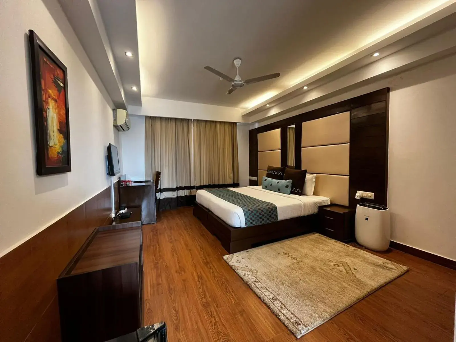 Deluxe Room - single occupancy in Yuhi Suites Deluxe Room - single occupancy in Yuhi Suites