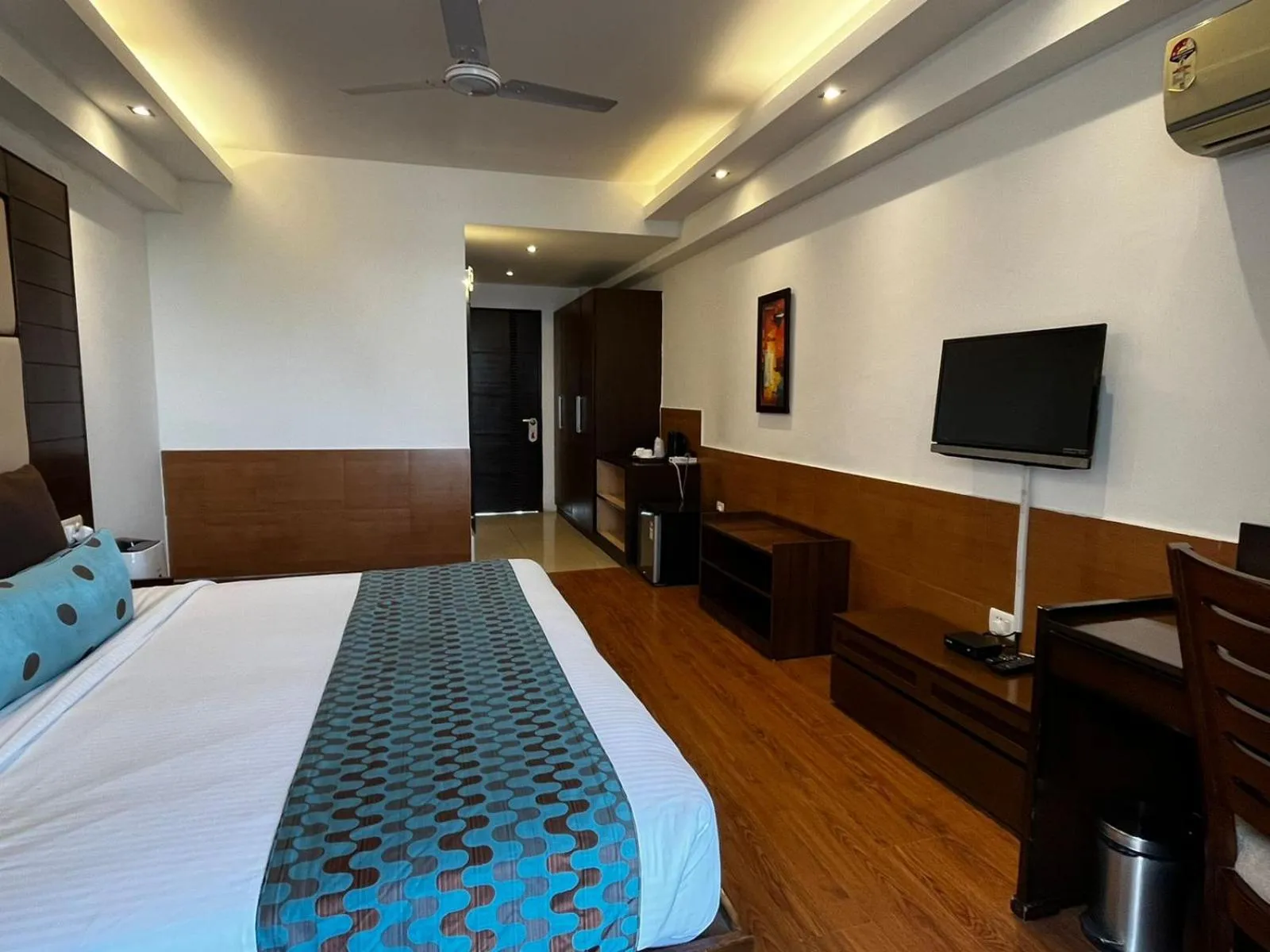 Photo of the whole room in Yuhi Suites