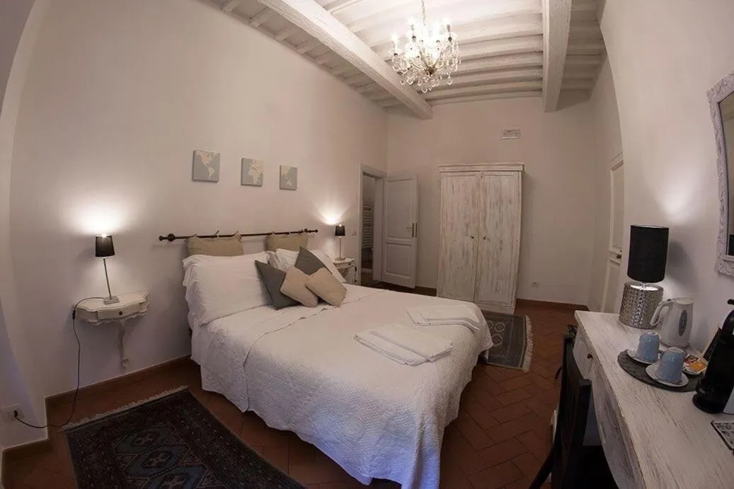 Photo of the whole room, Bed in Cosy House